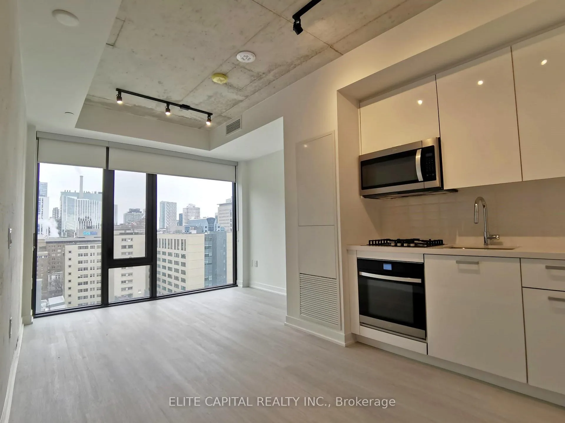 Front of Unit 1509, 195 McCaul Street