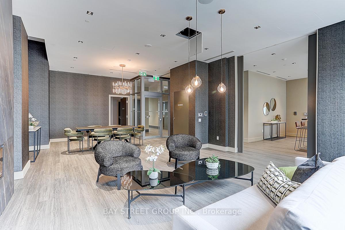 Photo 5 of Unit 1606, 25 Holly Street, Toronto, Mount Pleasant West — HOMEH