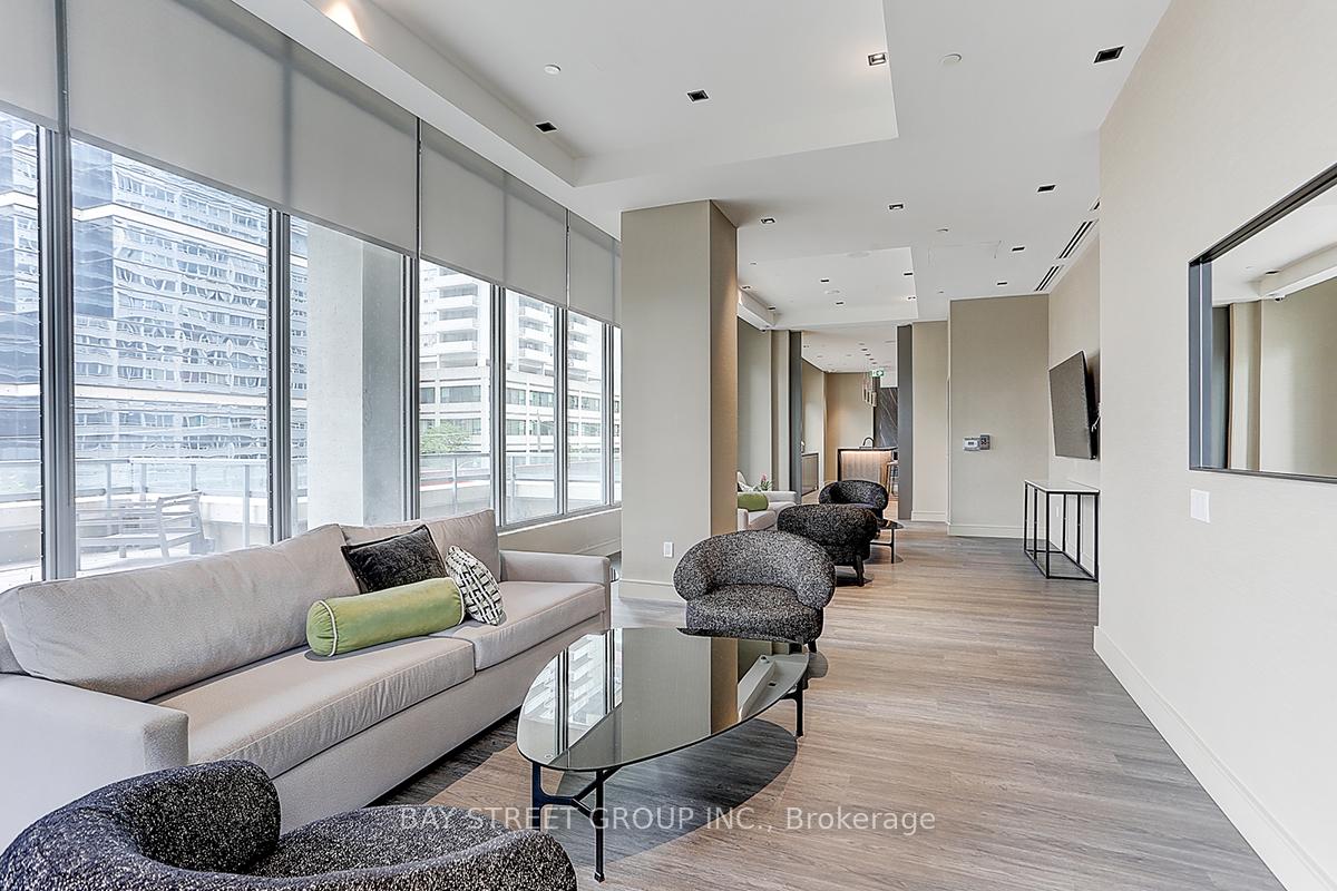 Photo 10 of Unit 1606, 25 Holly Street, Toronto, Mount Pleasant West — HOMEH