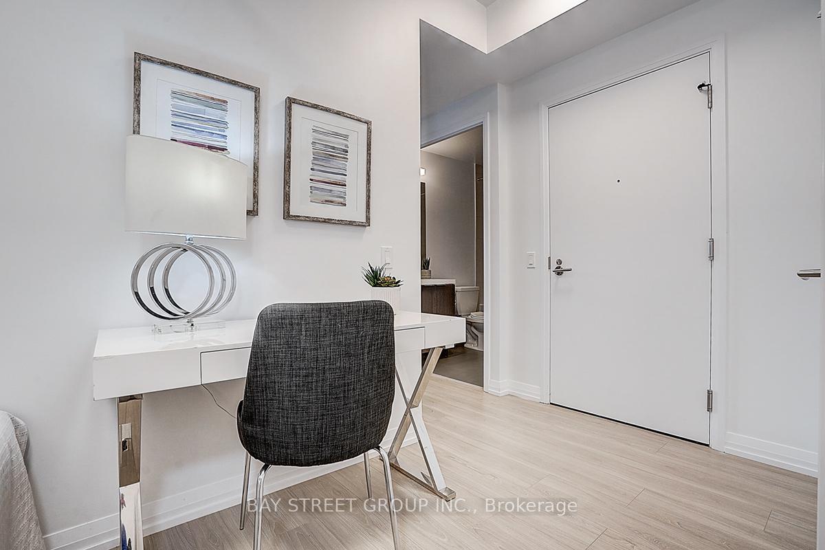 Photo 2 of Unit 1606, 25 Holly Street, Toronto, Mount Pleasant West — HOMEH