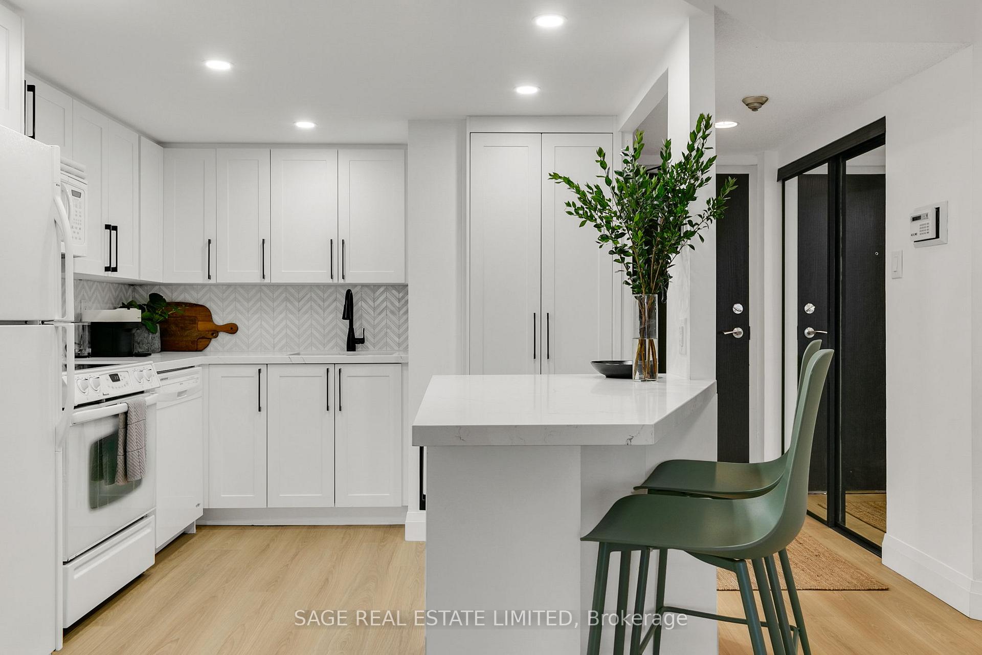 Photo 2 of Unit 1102, 15 Maitland Place, Toronto, Cabbagetown-South St. James Town — HOMEH