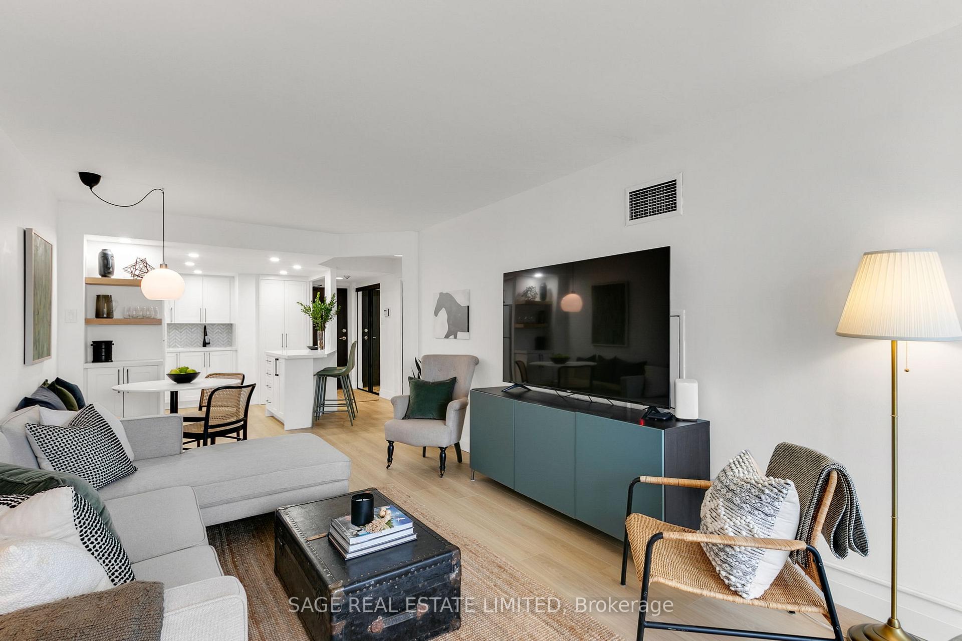 Photo 4 of Unit 1102, 15 Maitland Place, Toronto, Cabbagetown-South St. James Town — HOMEH