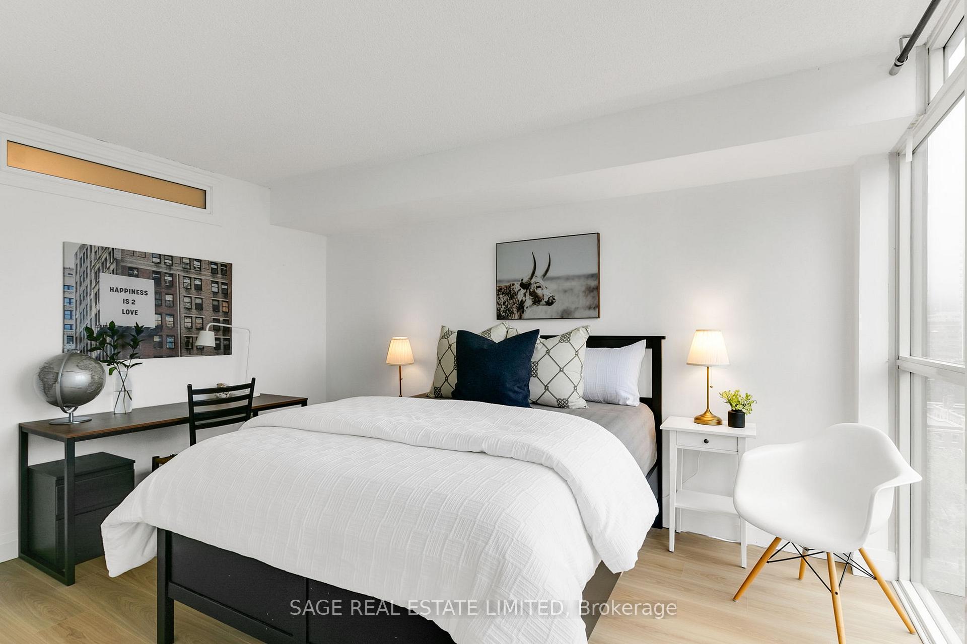 Photo 10 of Unit 1102, 15 Maitland Place, Toronto, Cabbagetown-South St. James Town — HOMEH