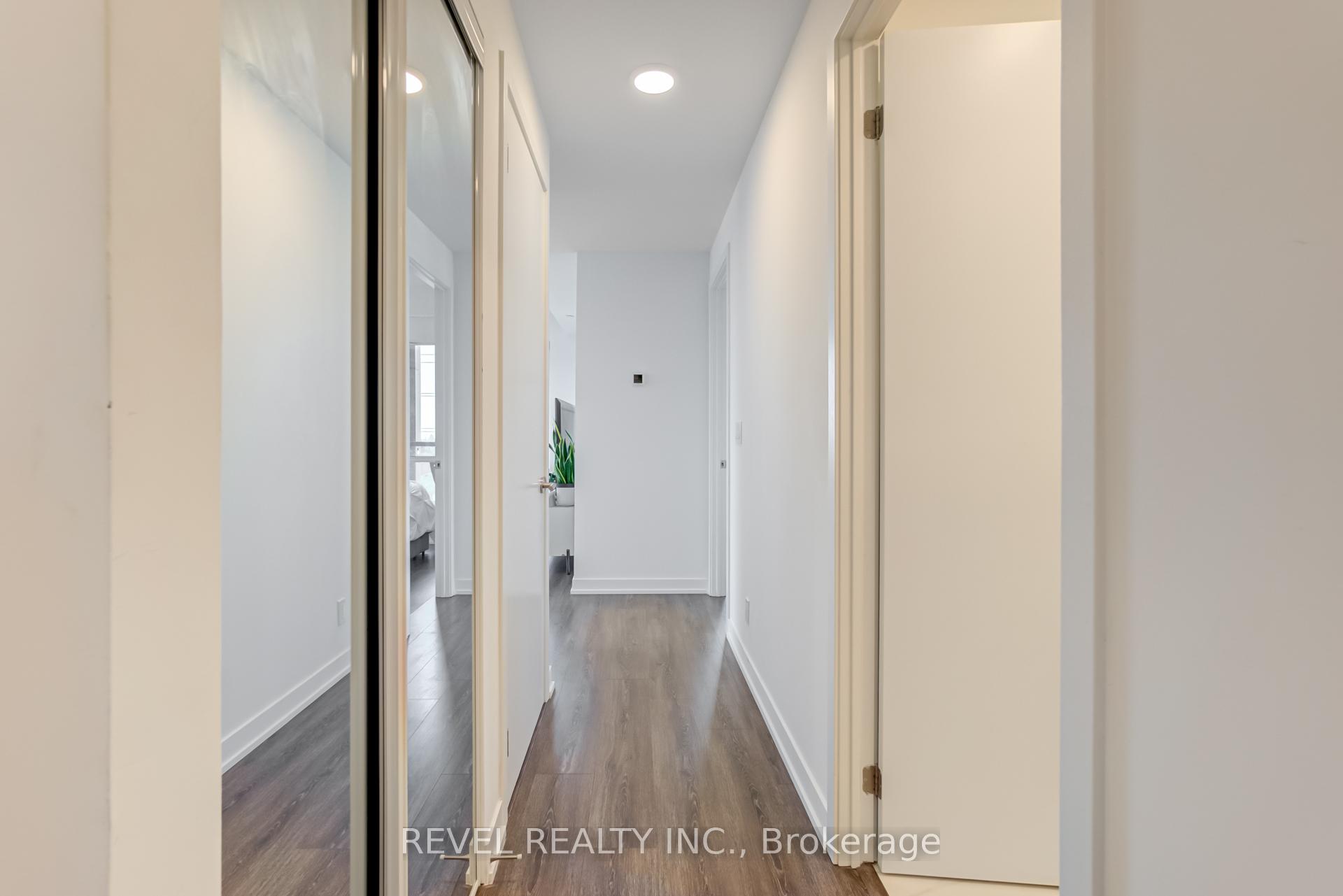 Photo 2 of Unit 404, 7950 Bathurst Street, Vaughan, Beverley Glen — HOMEH