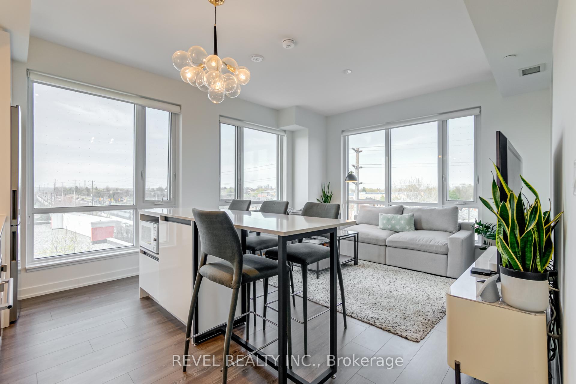 Photo 4 of Unit 404, 7950 Bathurst Street, Vaughan, Beverley Glen — HOMEH