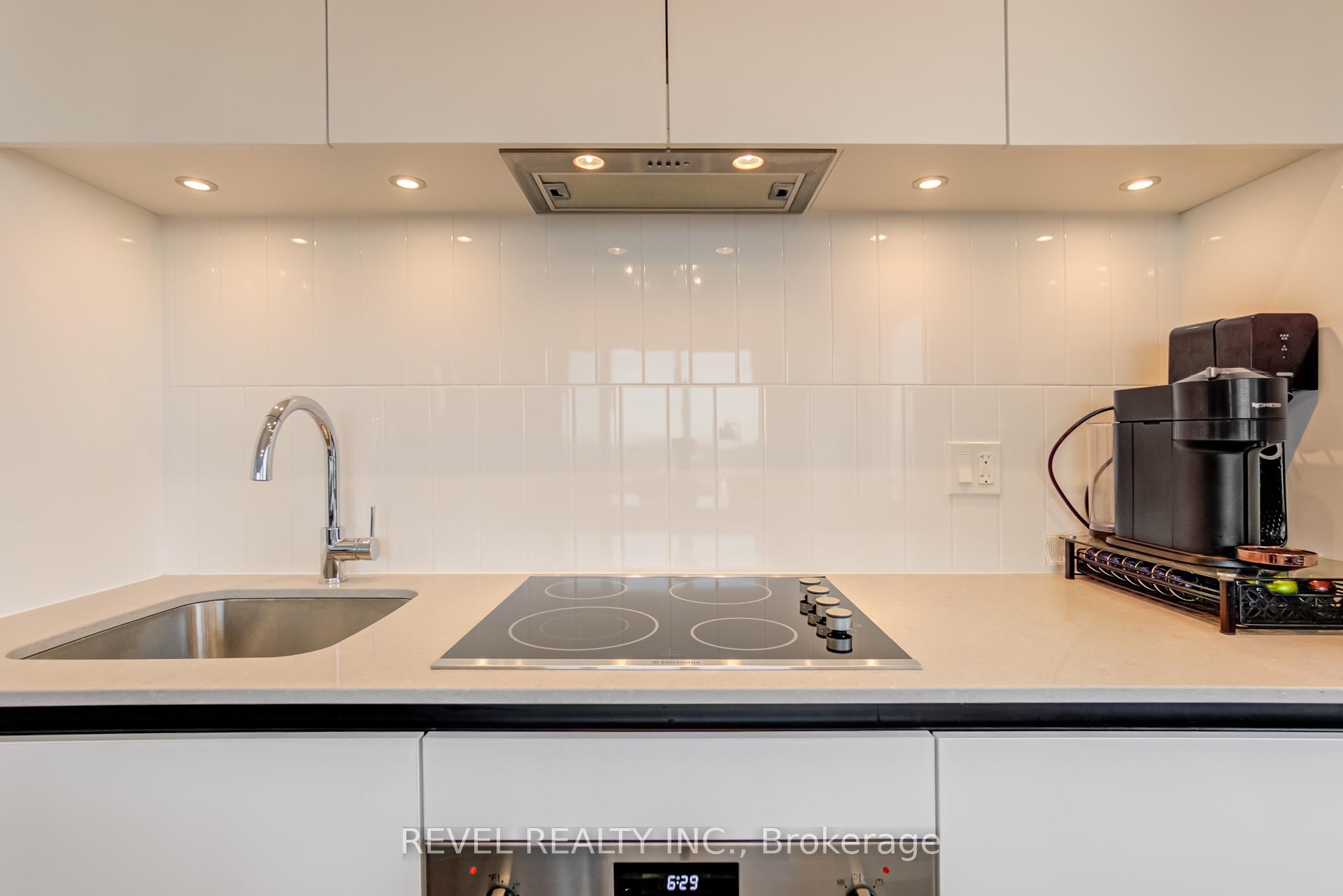 Photo 8 of Unit 404, 7950 Bathurst Street, Vaughan, Beverley Glen — HOMEH