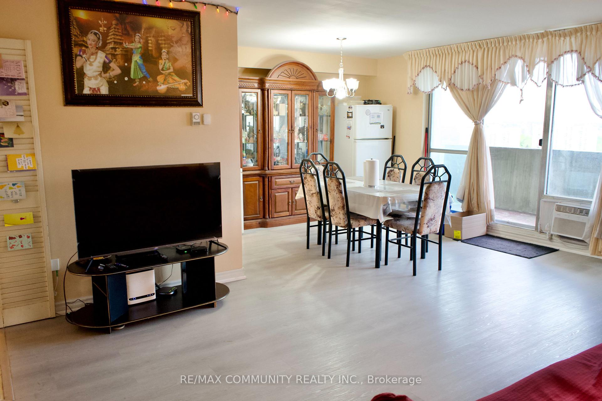 Photo 9 of Unit 2614, 5 Massey Square, Toronto, Crescent Town — HOMEH