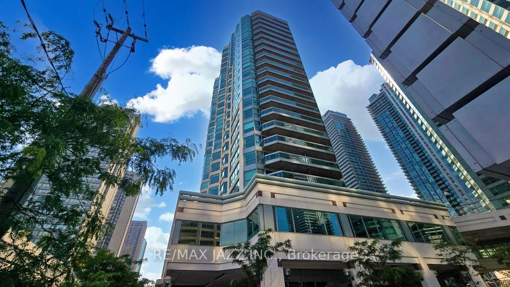 Front of Unit 803, 10 Queens Quay W