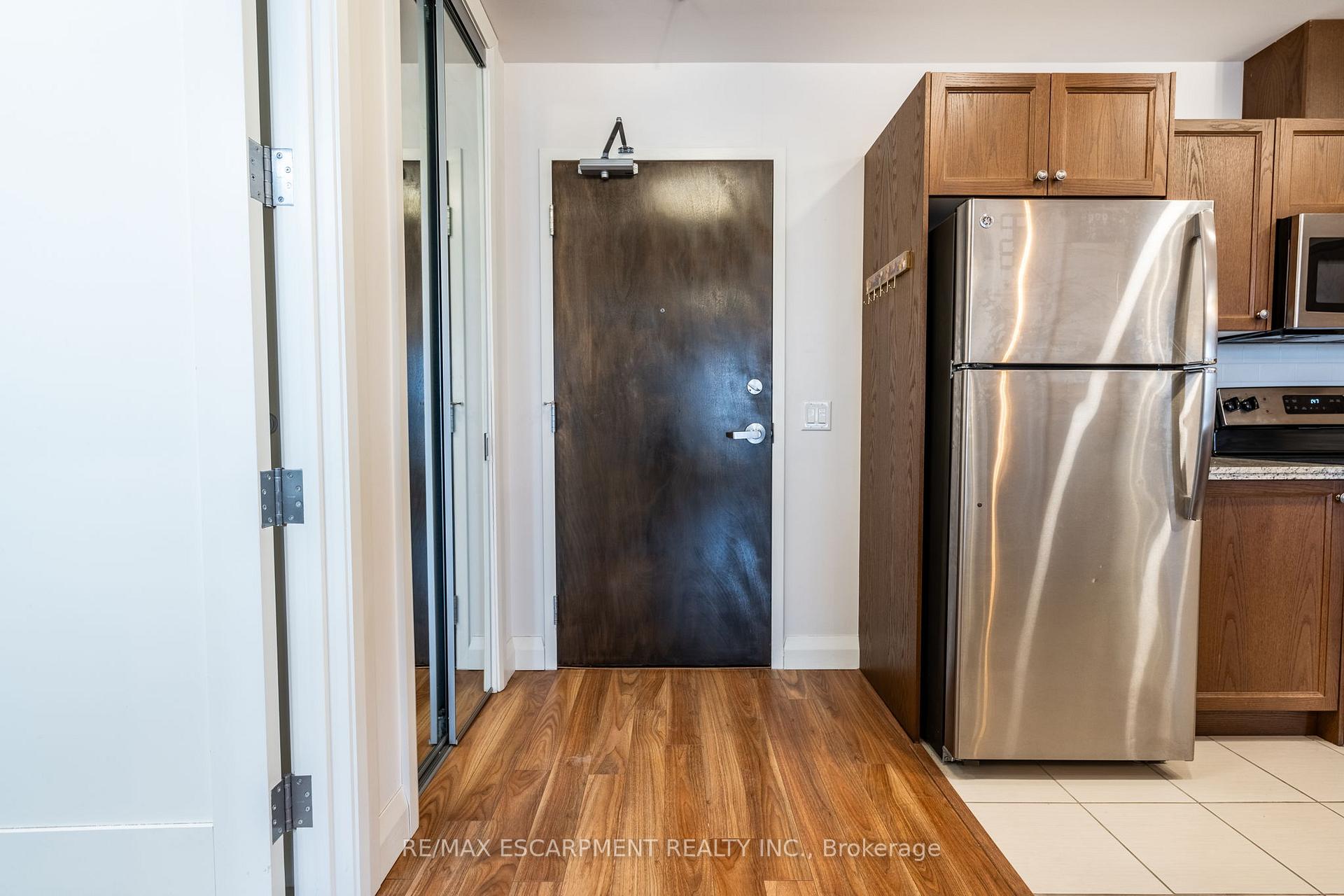 Photo 18 of Unit 820, 118 King Street E, Hamilton, Beasley — HOMEH