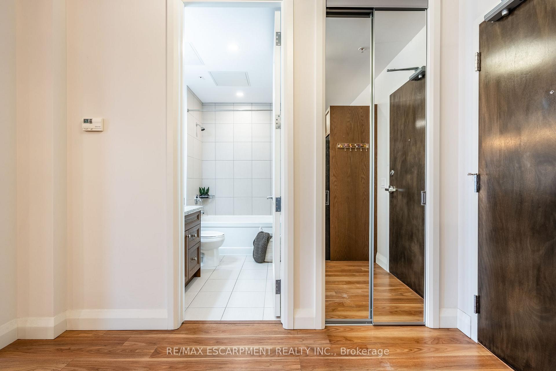 Photo 19 of Unit 820, 118 King Street E, Hamilton, Beasley — HOMEH