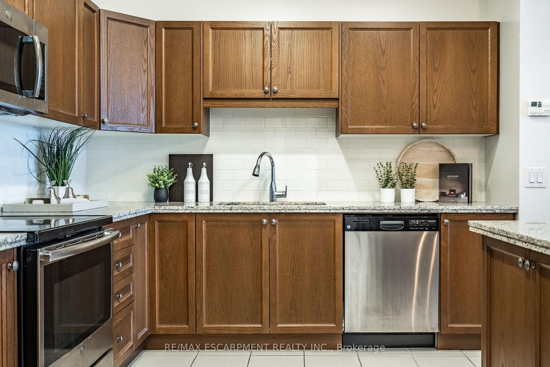 Photo 25 of Unit 820, 118 King Street E, Hamilton, Beasley — HOMEH