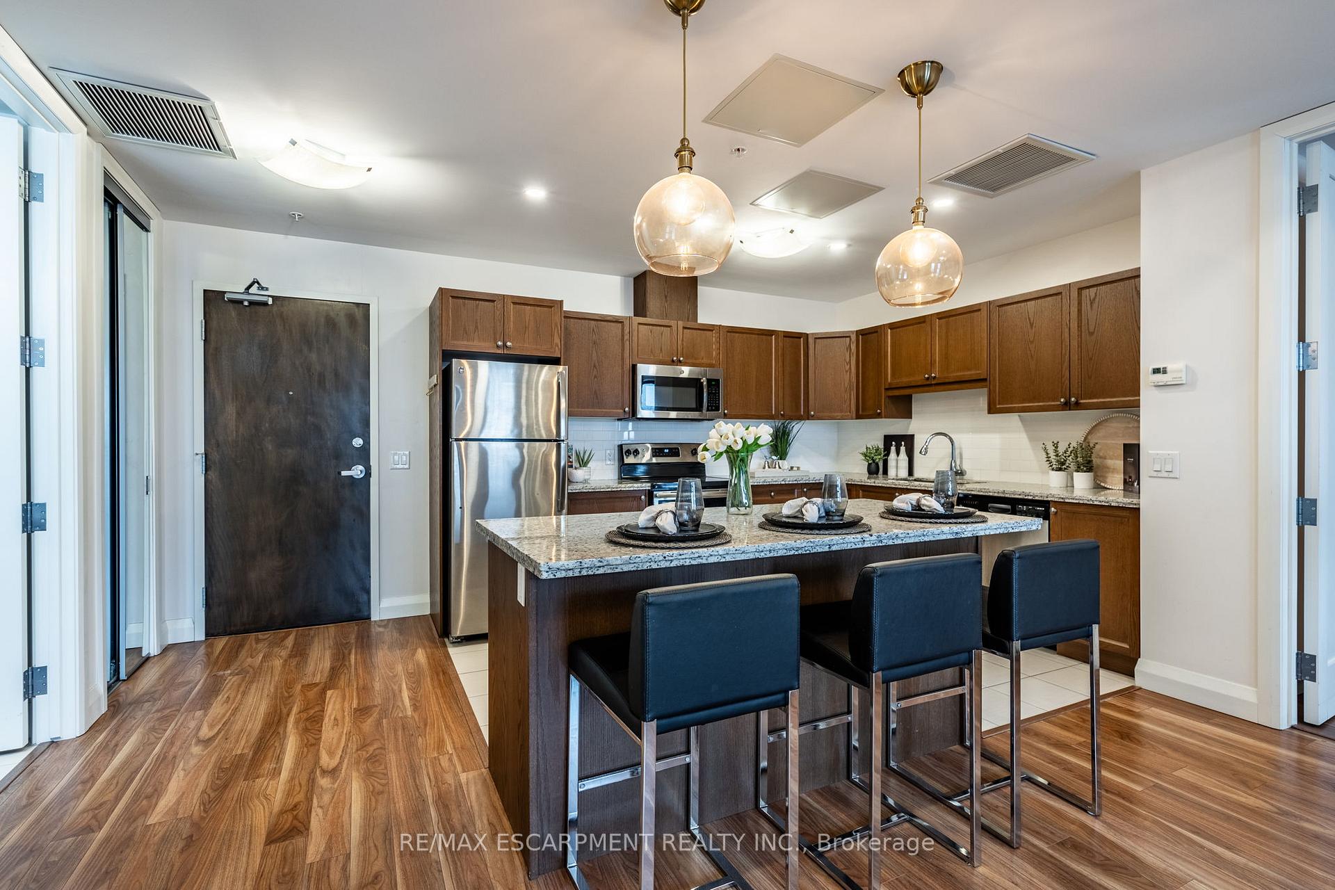 Photo 17 of Unit 820, 118 King Street E, Hamilton, Beasley — HOMEH