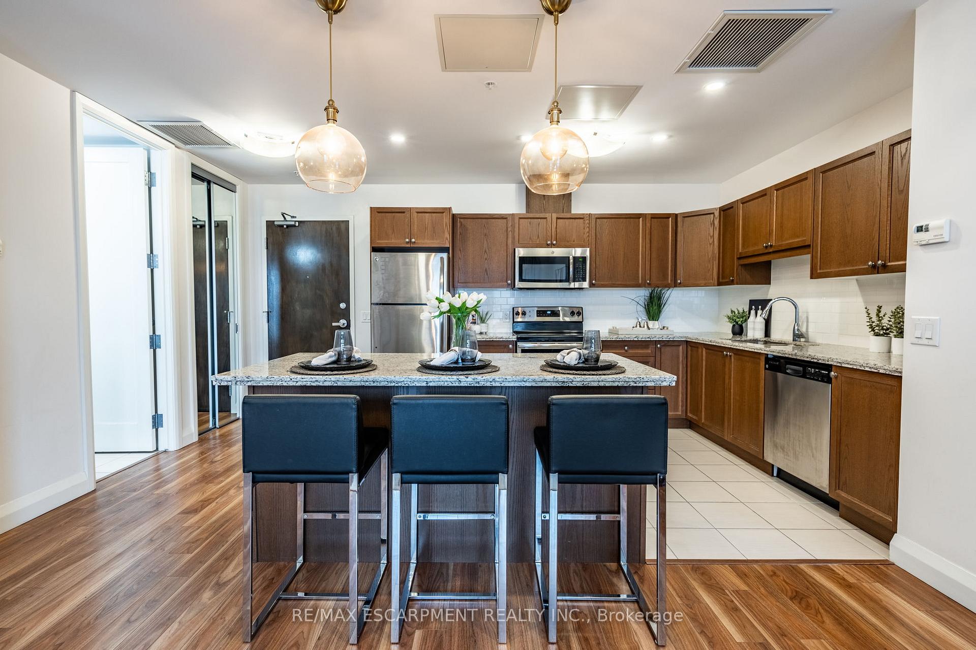 Photo 24 of Unit 820, 118 King Street E, Hamilton, Beasley — HOMEH