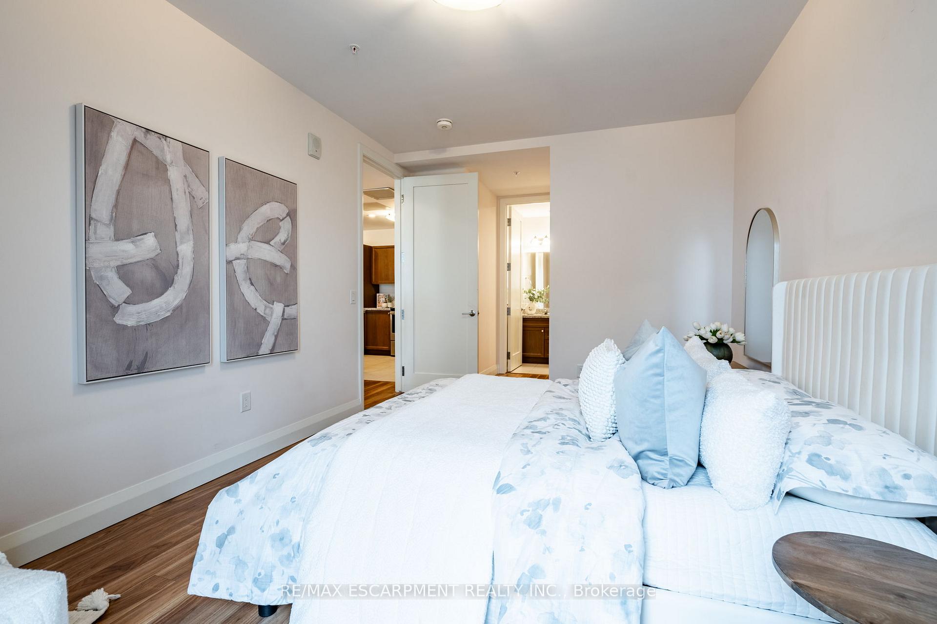 Photo 48 of Unit 820, 118 King Street E, Hamilton, Beasley — HOMEH