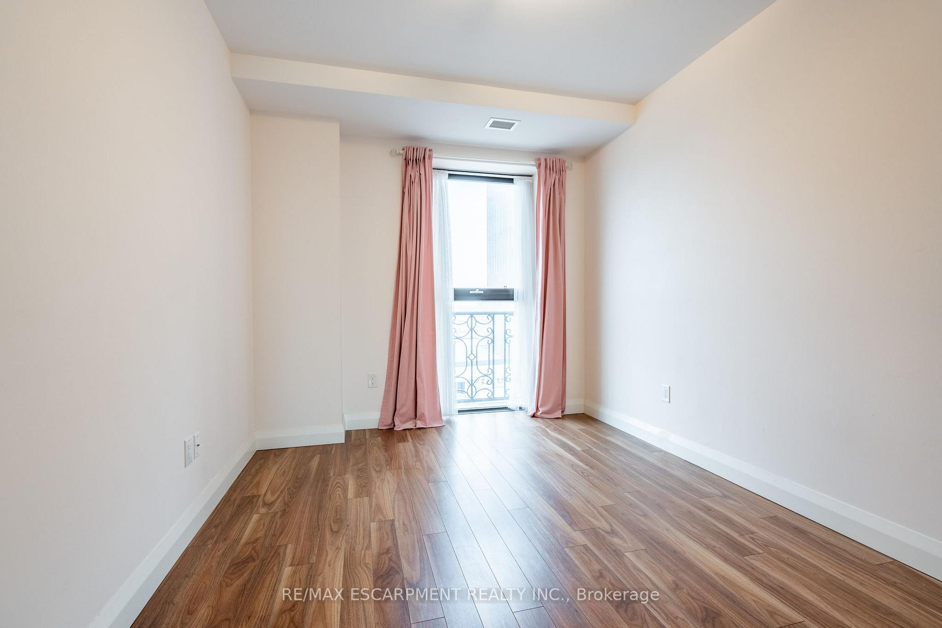 Photo 28 of Unit 820, 118 King Street E, Hamilton, Beasley — HOMEH