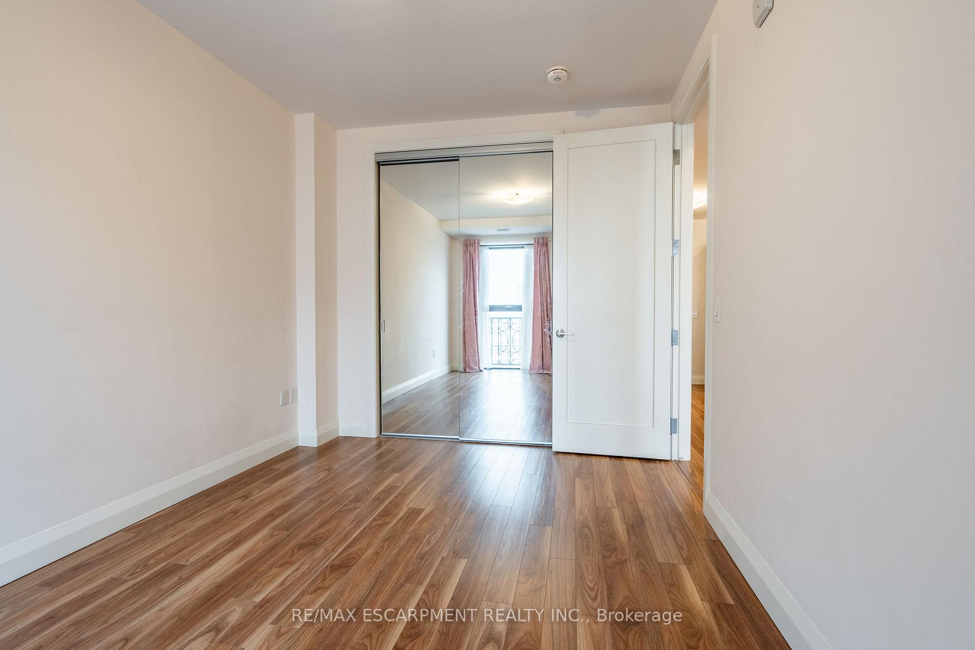 Photo 38 of Unit 820, 118 King Street E, Hamilton, Beasley — HOMEH