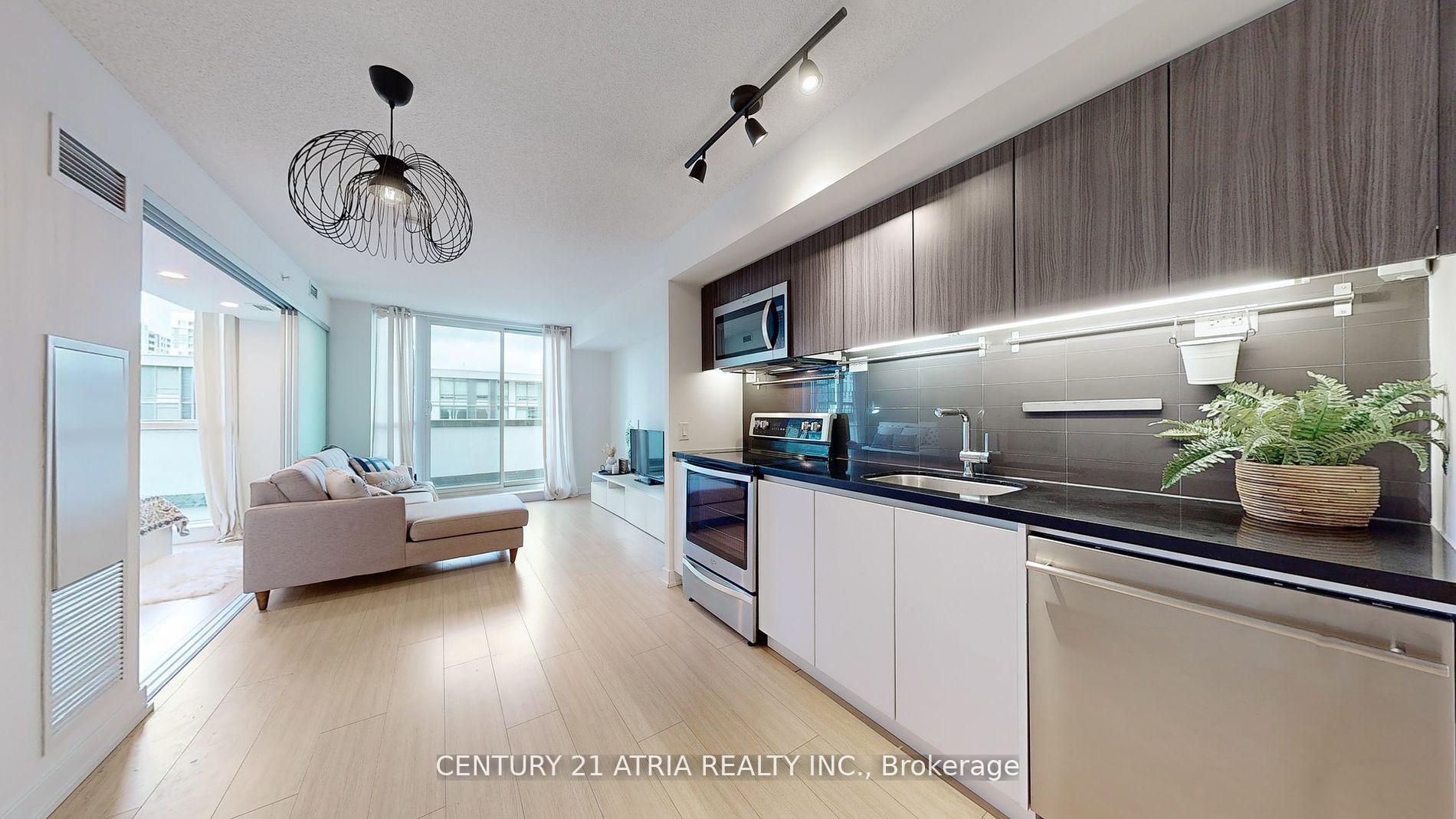 Photo 9 of Unit 810, 85 Queens Wharf Road, Toronto, Waterfront Communities — HOMEH
