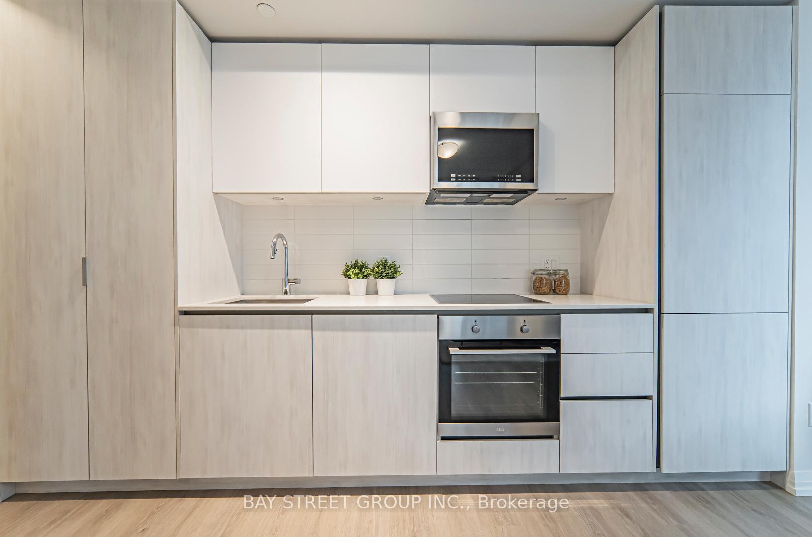 Photo 7 of Unit 3305, 8 Widmer Street, Toronto, Waterfront Communities — HOMEH