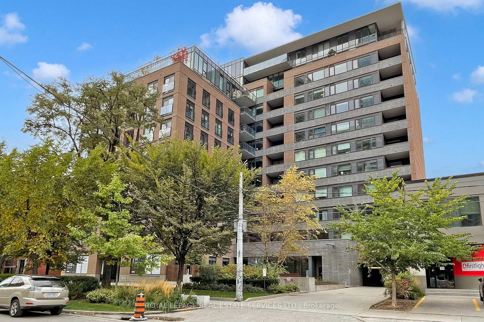 Front of Unit 507, 400 Wellington Street W