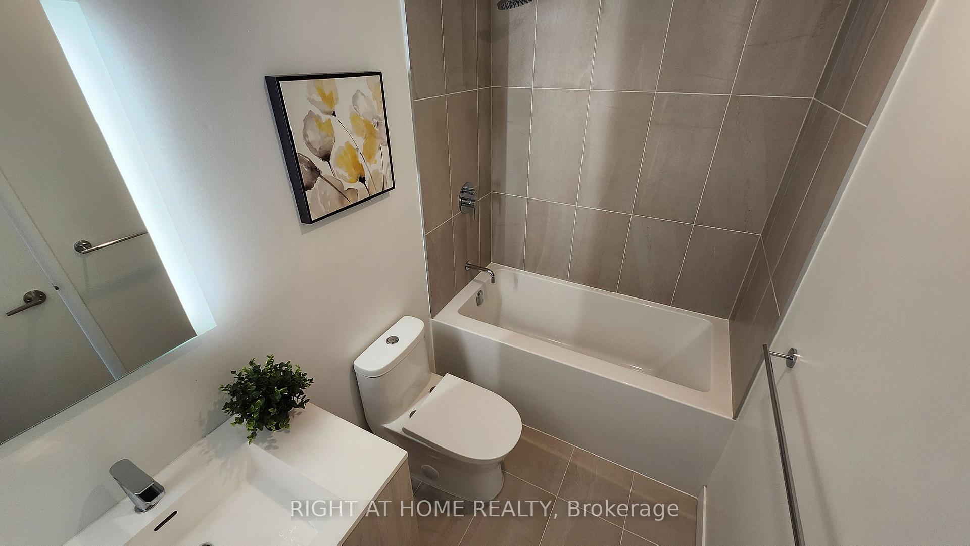 Photo 13 of Unit 406, 185 Alberta Avenue, Toronto, Oakwood Village — HOMEH
