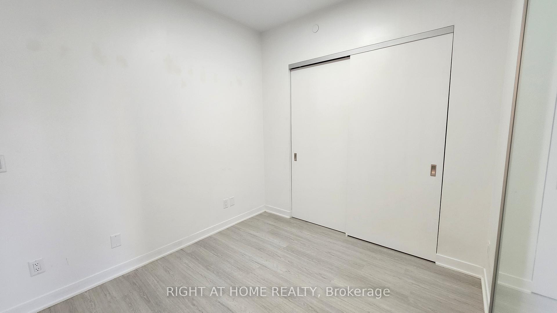 Photo 4 of Unit 406, 185 Alberta Avenue, Toronto, Oakwood Village — HOMEH