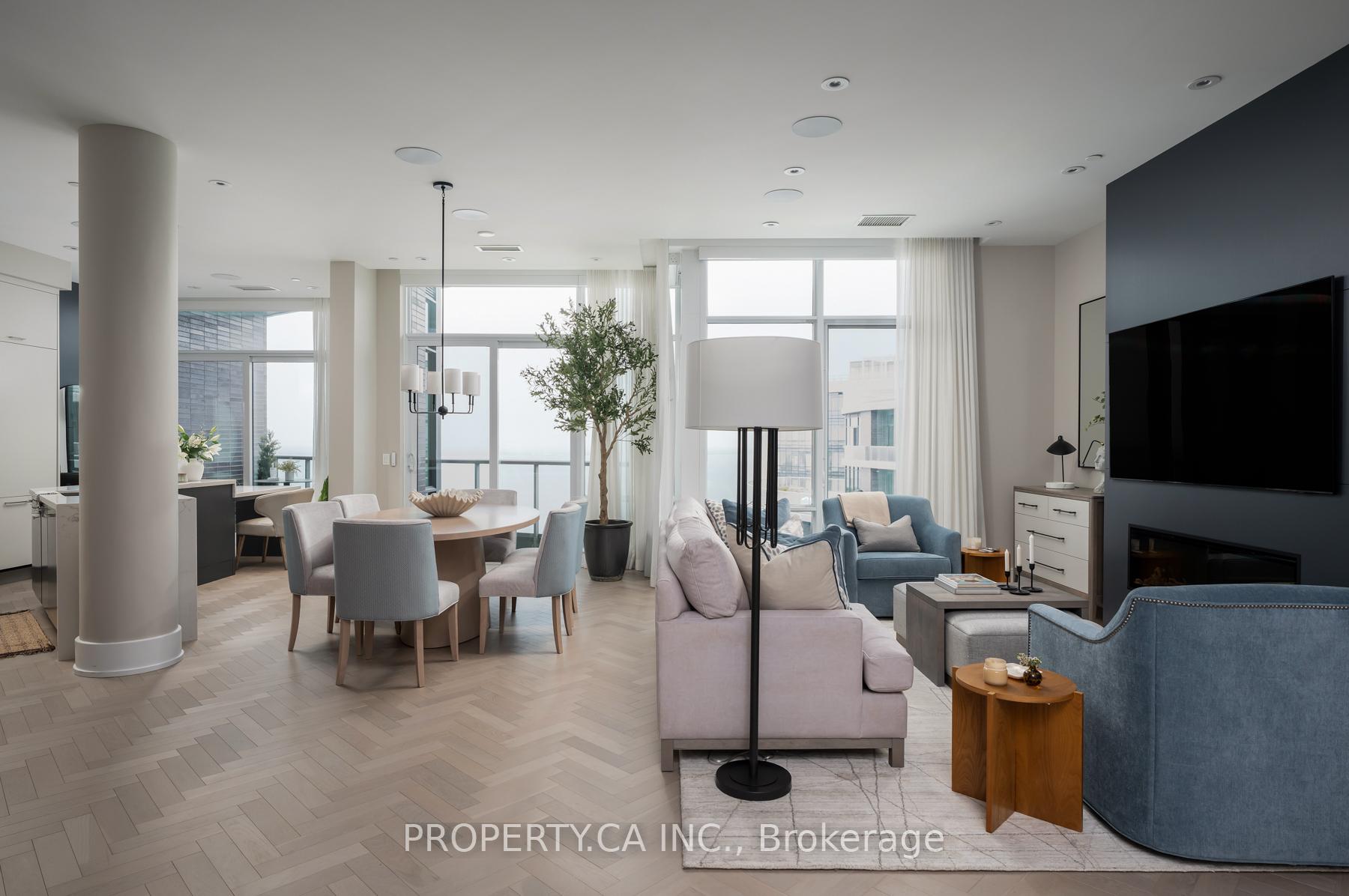 Photo 2 of Unit SPH12, 1 Edgewater Drive, Toronto, Waterfront Communities — HOMEH