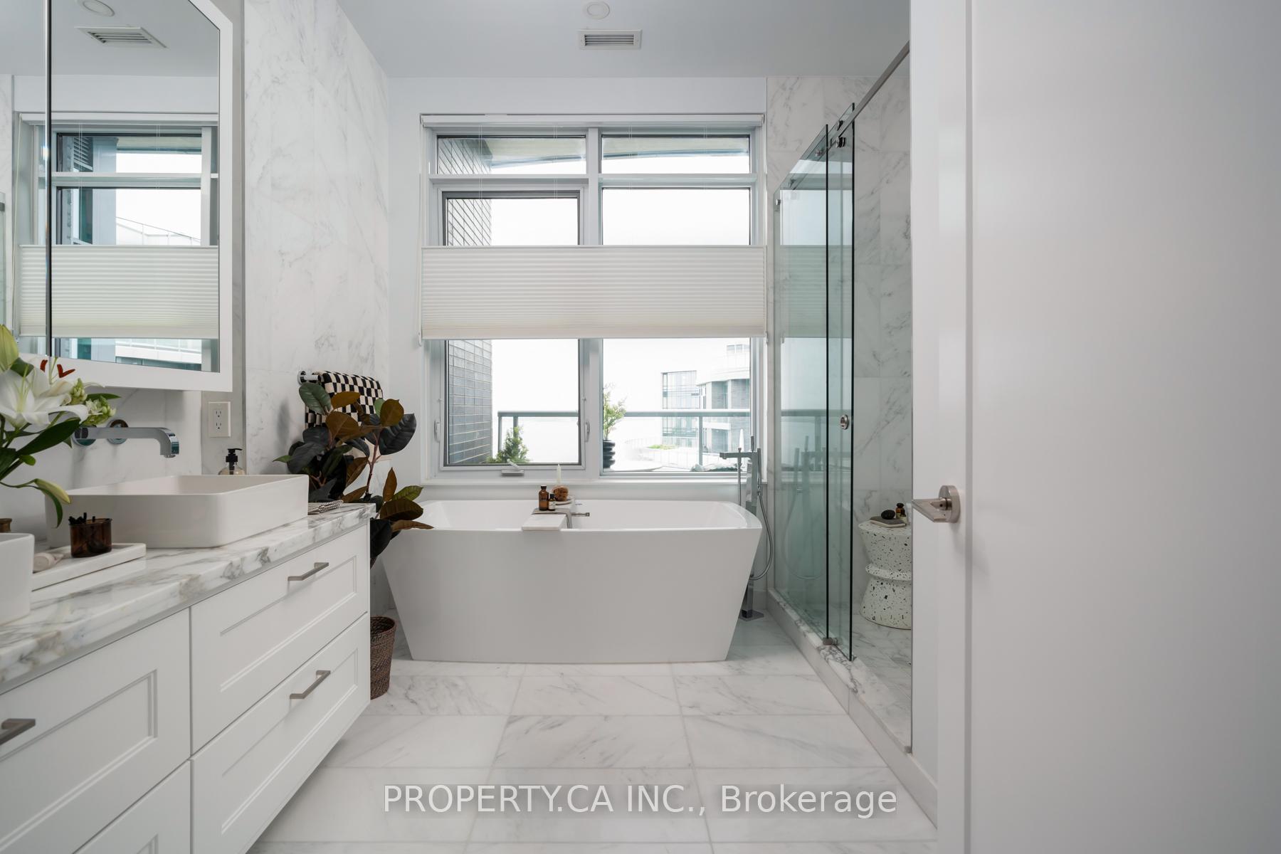 Photo 7 of Unit SPH12, 1 Edgewater Drive, Toronto, Waterfront Communities — HOMEH