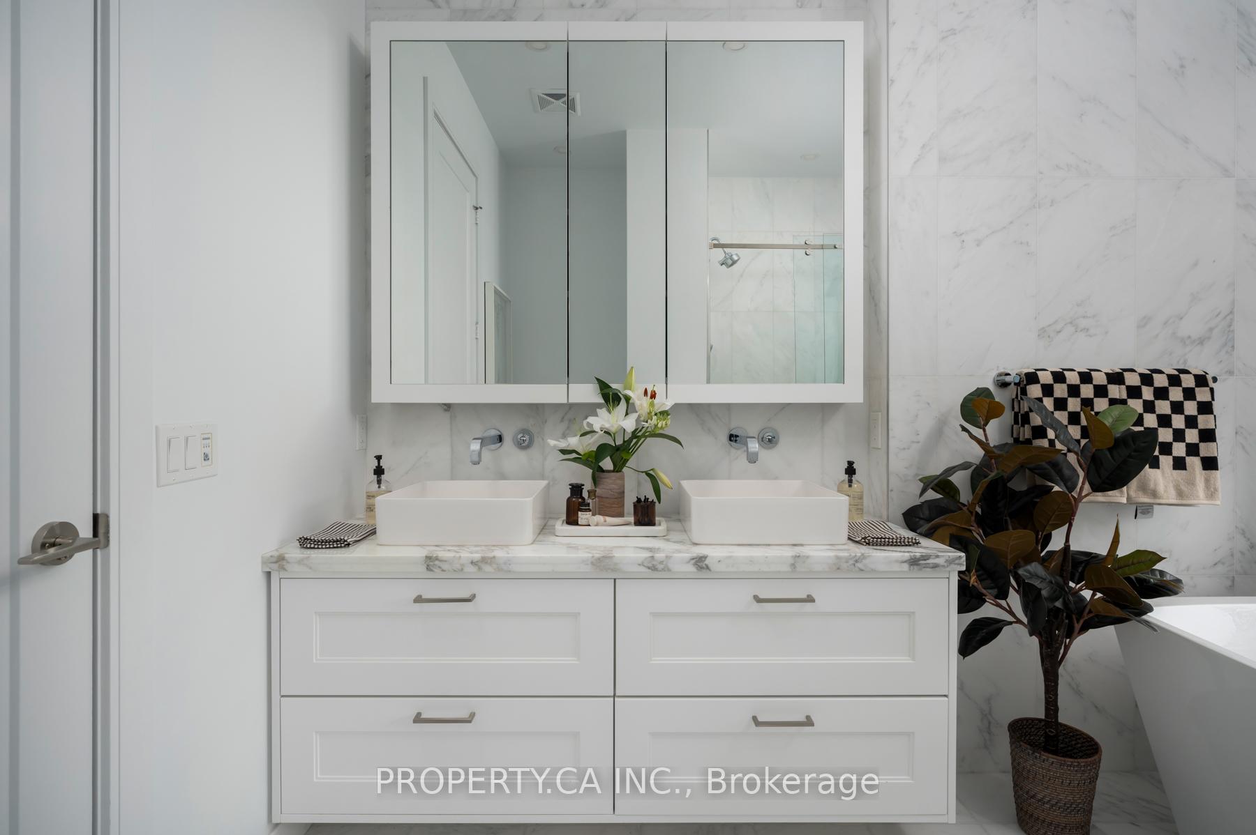 Photo 12 of Unit SPH12, 1 Edgewater Drive, Toronto, Waterfront Communities — HOMEH