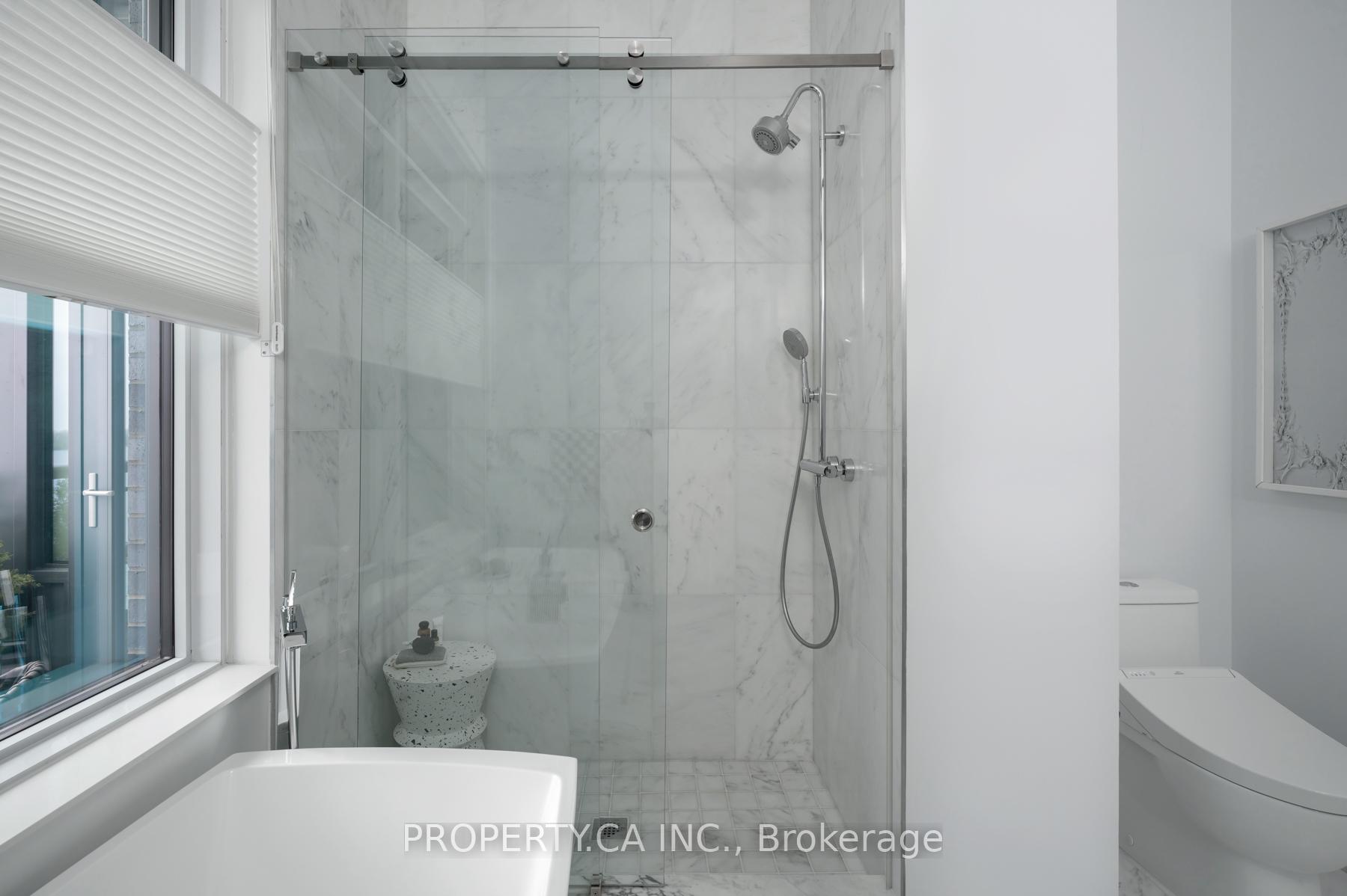 Photo 10 of Unit SPH12, 1 Edgewater Drive, Toronto, Waterfront Communities — HOMEH