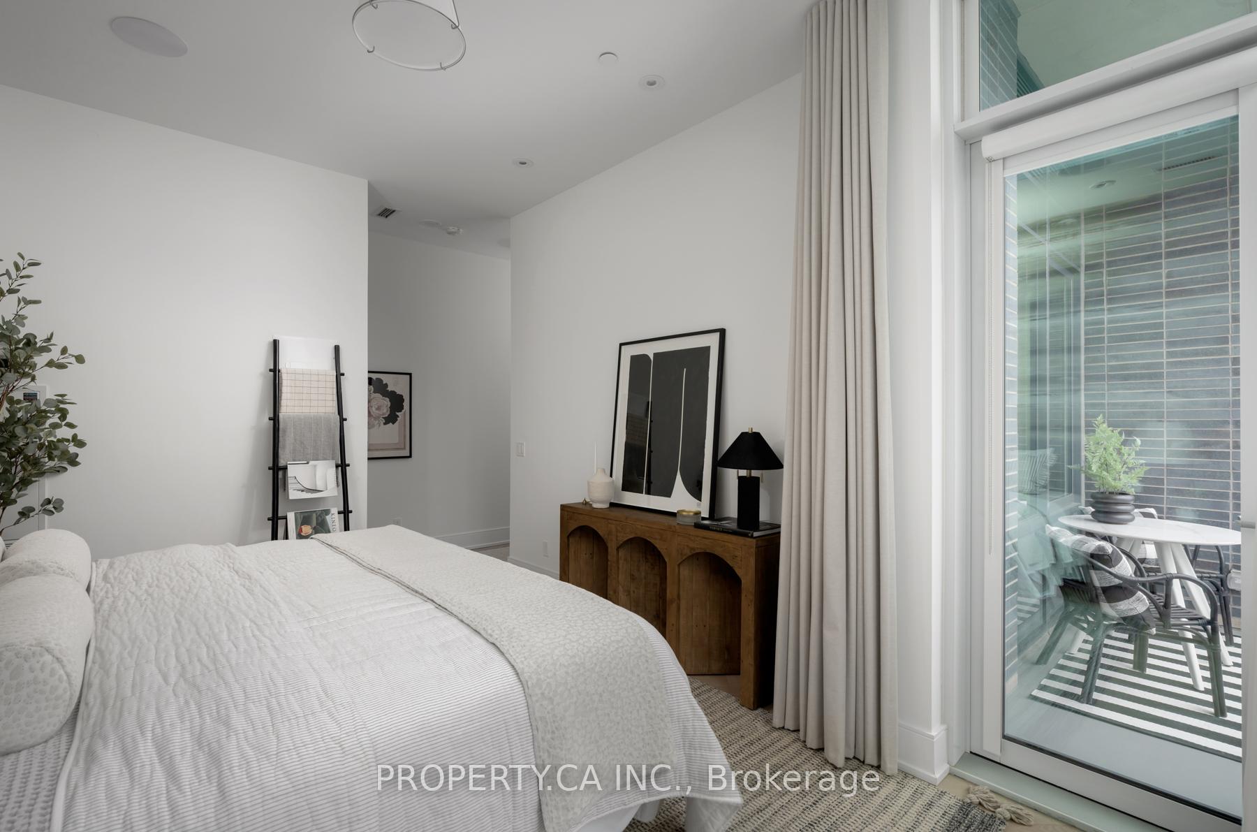 Photo 16 of Unit SPH12, 1 Edgewater Drive, Toronto, Waterfront Communities — HOMEH