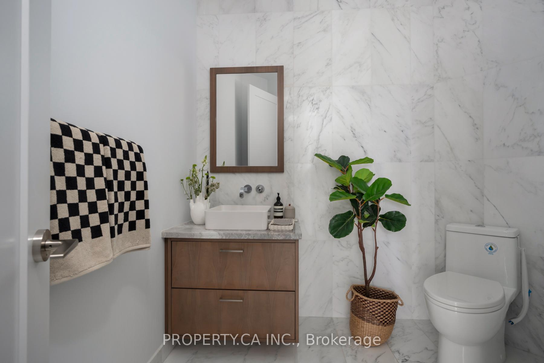 Photo 9 of Unit SPH12, 1 Edgewater Drive, Toronto, Waterfront Communities — HOMEH