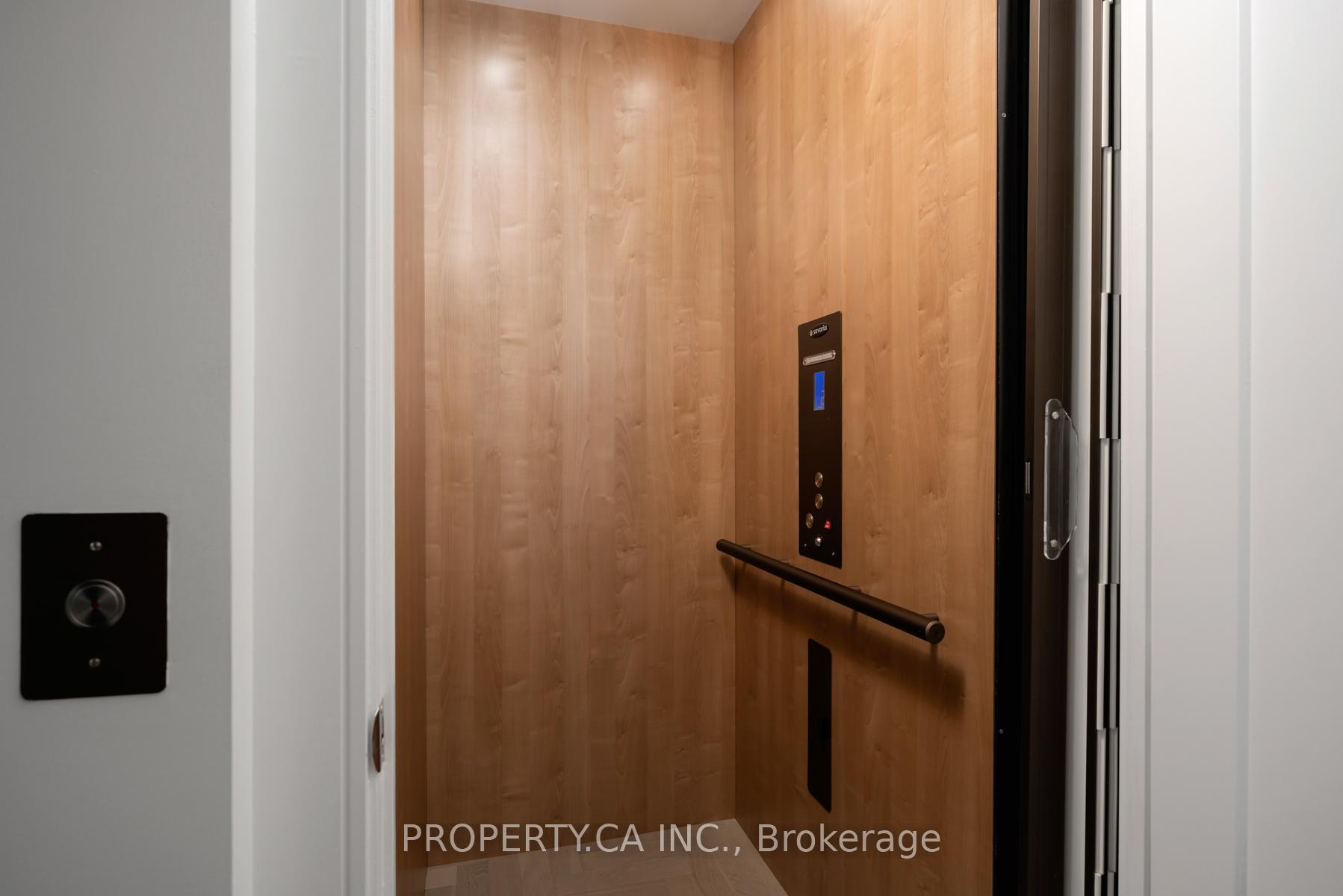 Photo 15 of Unit SPH12, 1 Edgewater Drive, Toronto, Waterfront Communities — HOMEH