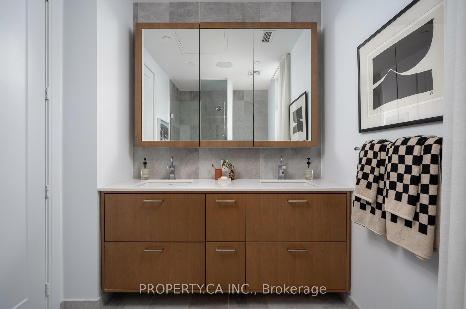 Photo 27 of Unit SPH12, 1 Edgewater Drive, Toronto, Waterfront Communities — HOMEH