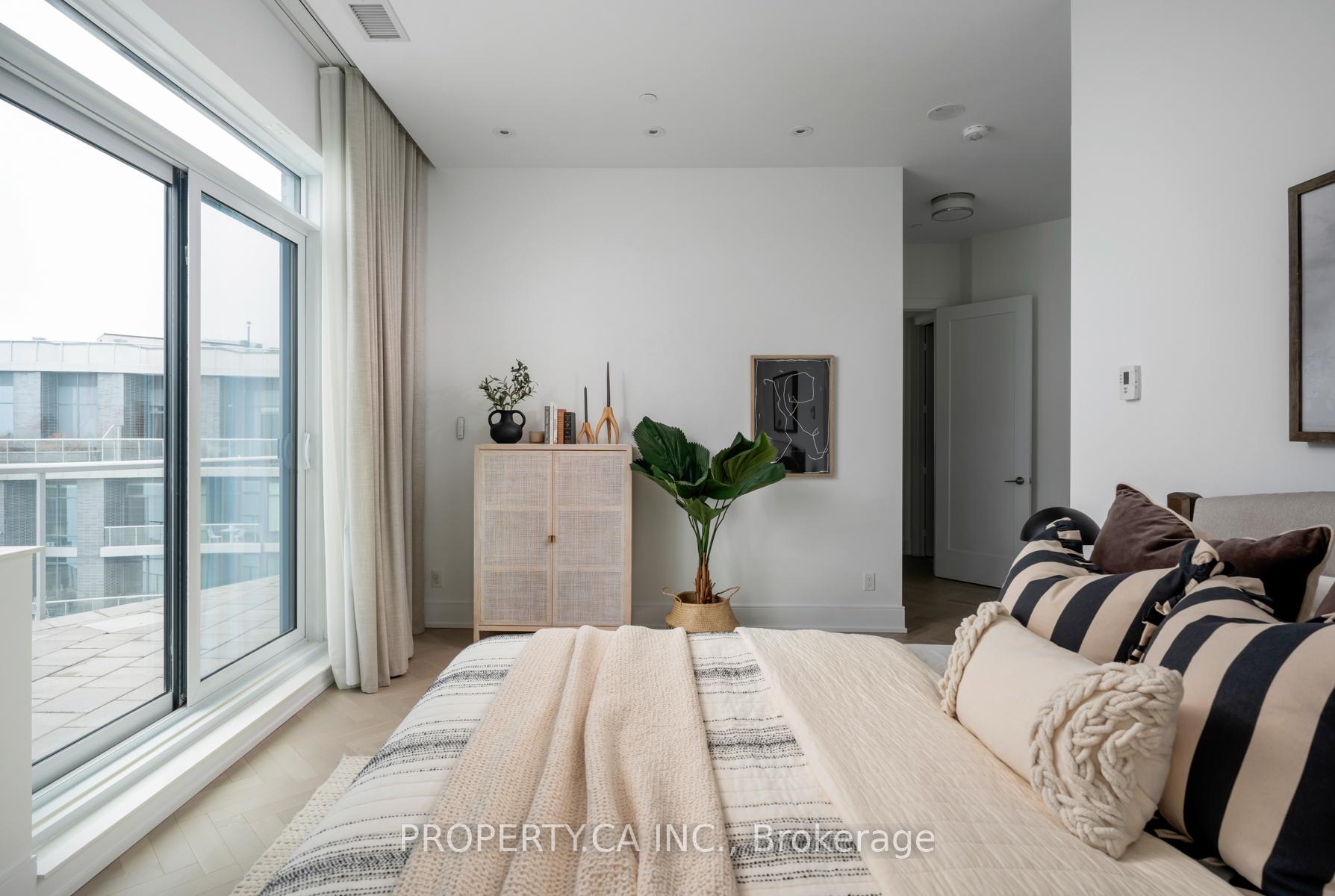 Photo 26 of Unit SPH12, 1 Edgewater Drive, Toronto, Waterfront Communities — HOMEH