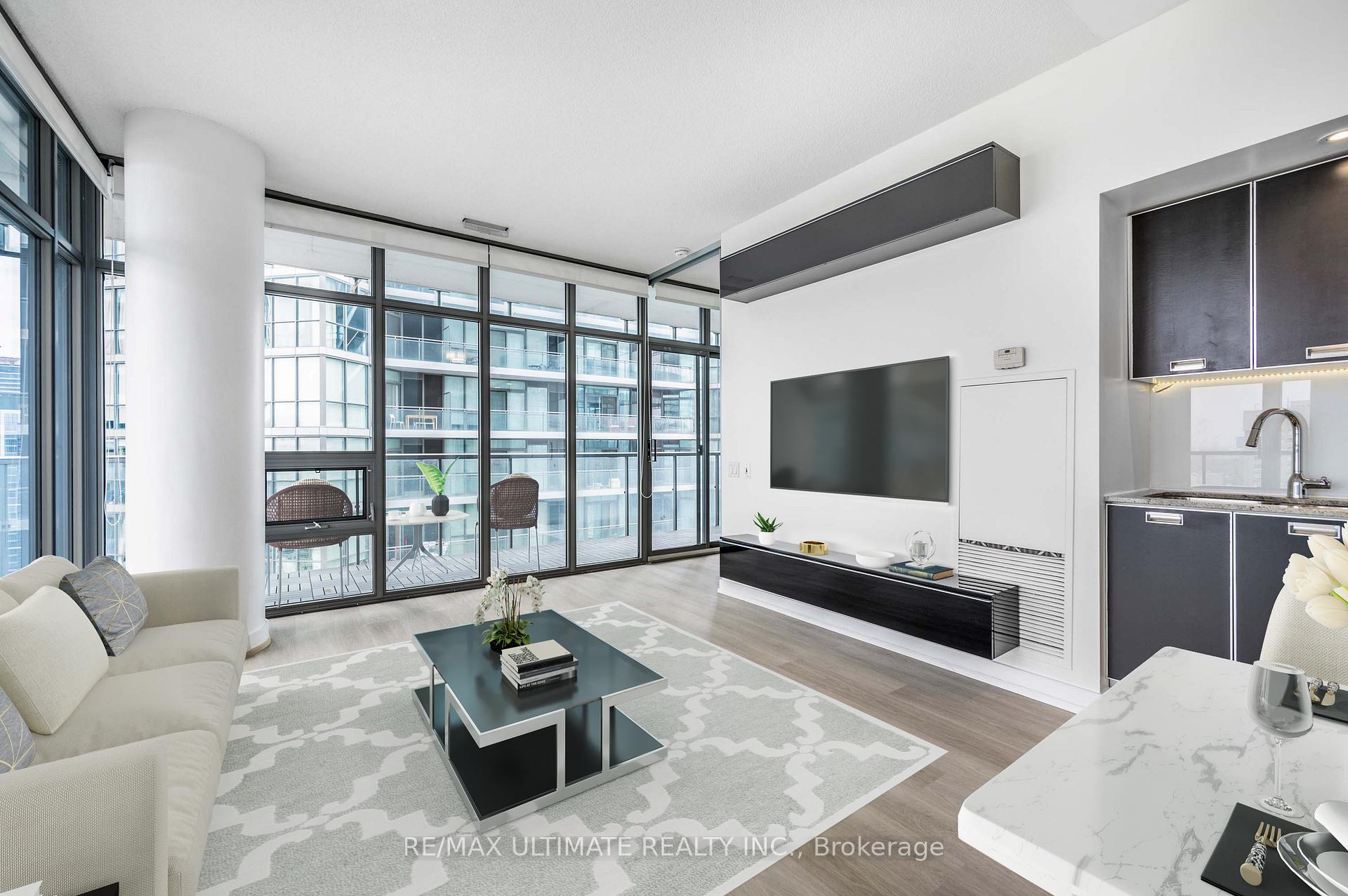 Front of Unit 3808, 33 Charles Street E
