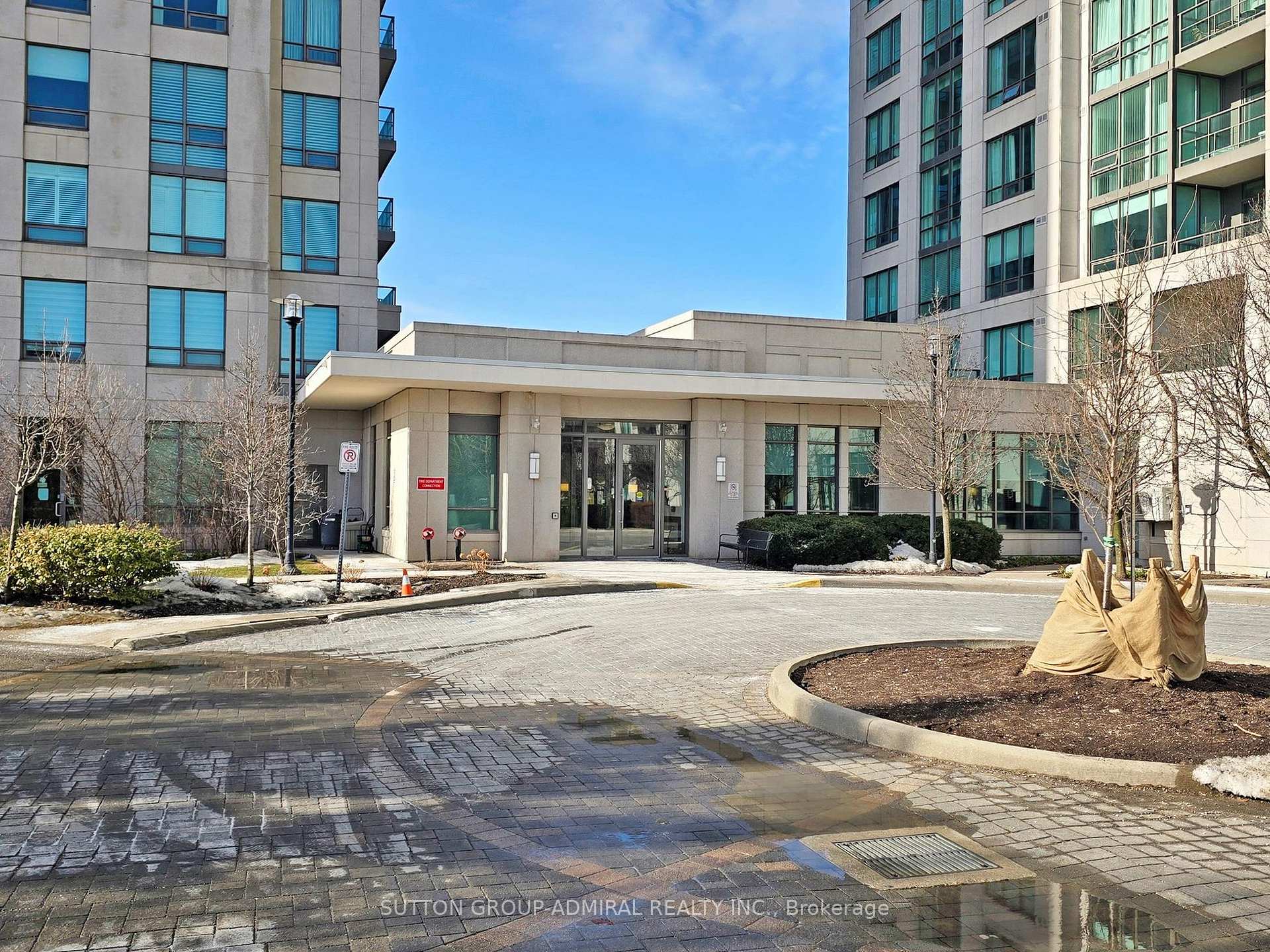 Photo 2 of Unit 409, 88 Promenade Circle, Vaughan, Brownridge — HOMEH