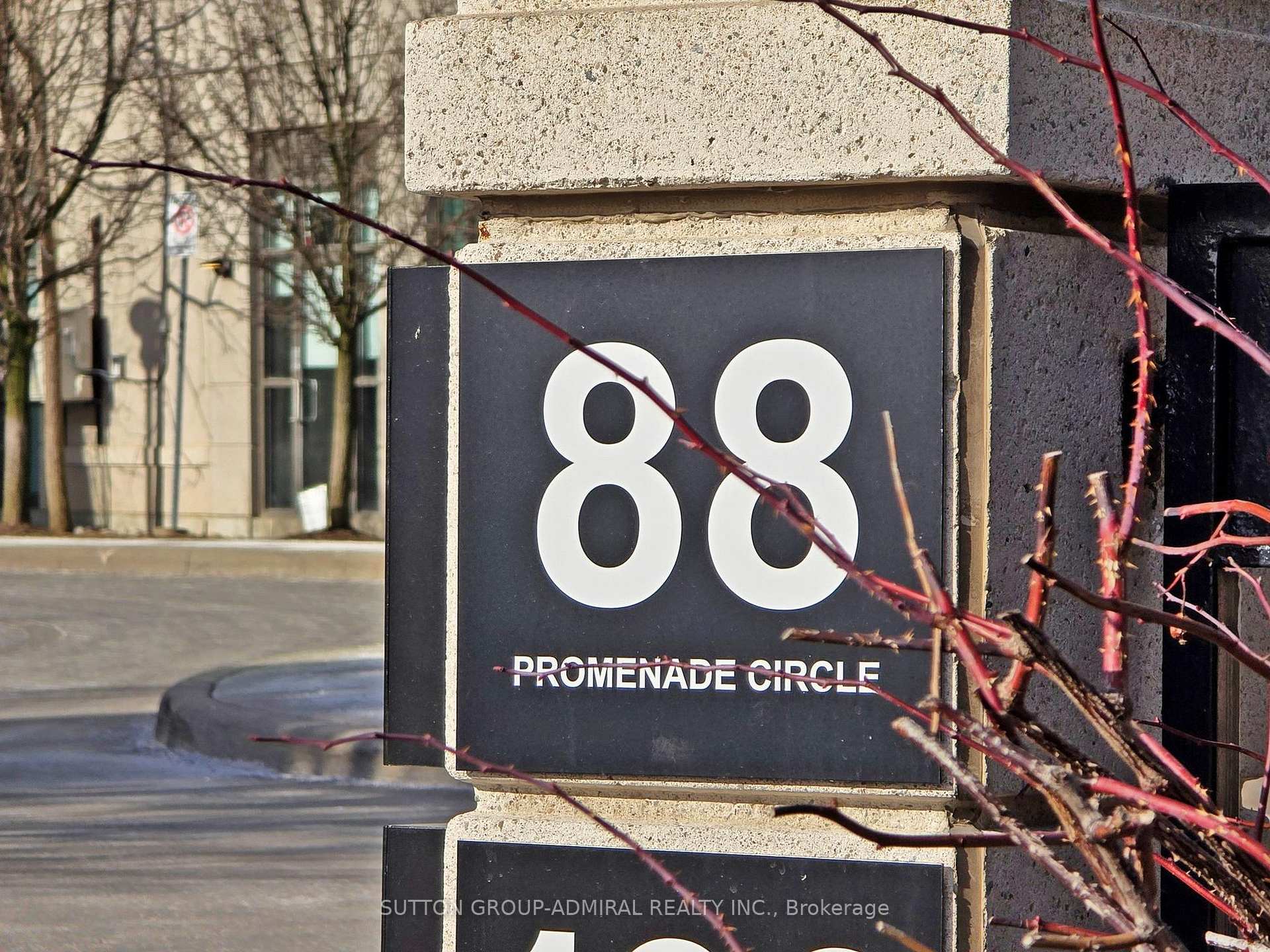 Photo 3 of Unit 409, 88 Promenade Circle, Vaughan, Brownridge — HOMEH