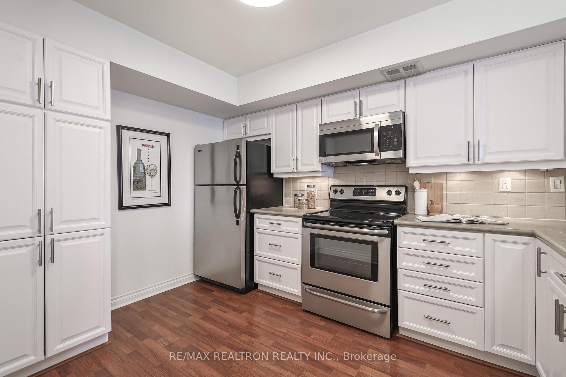 Photo 14 of Unit 901, 7460 Bathurst Street, Vaughan, Brownridge — HOMEH