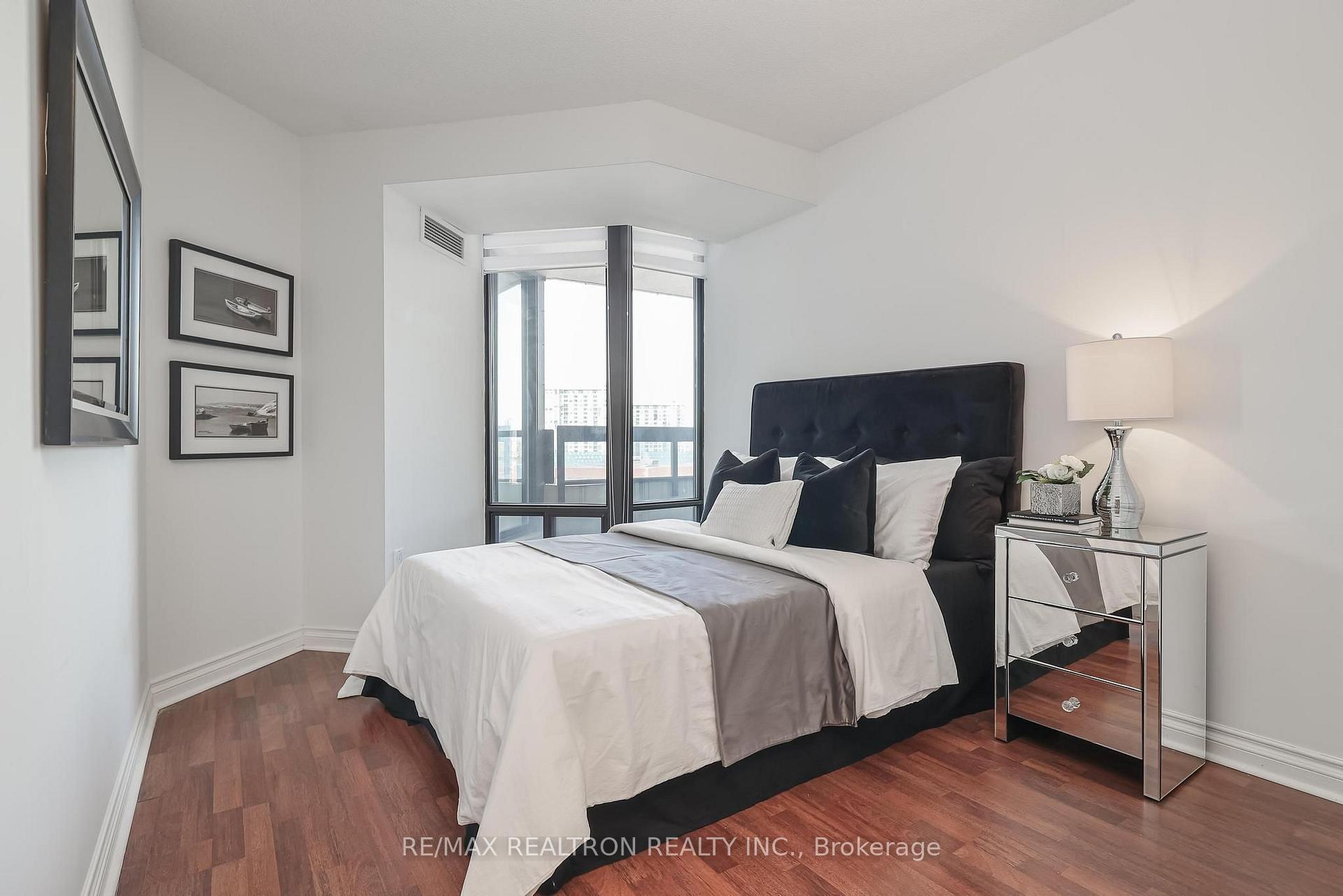Photo 8 of Unit 901, 7460 Bathurst Street, Vaughan, Brownridge — HOMEH