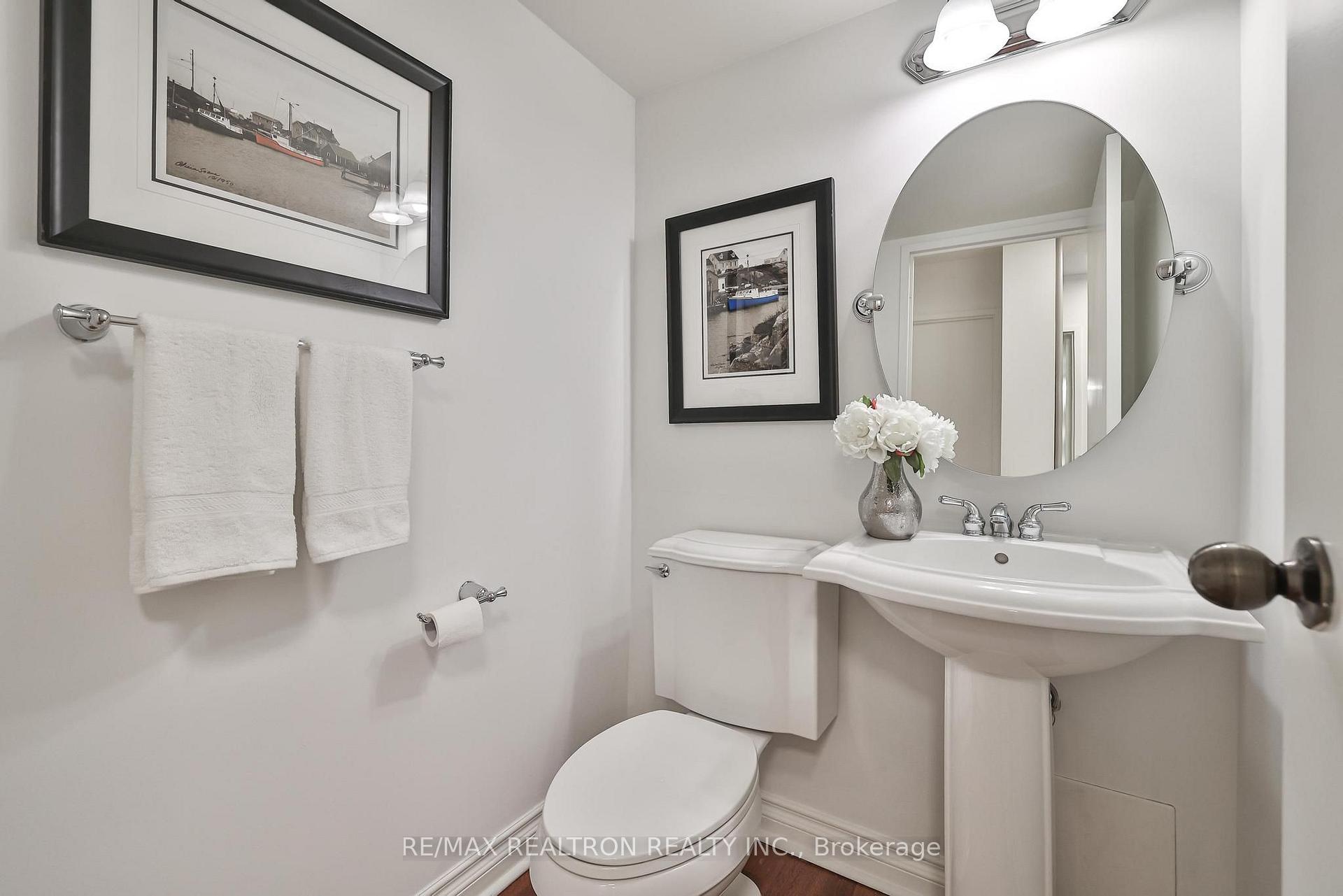 Photo 5 of Unit 901, 7460 Bathurst Street, Vaughan, Brownridge — HOMEH
