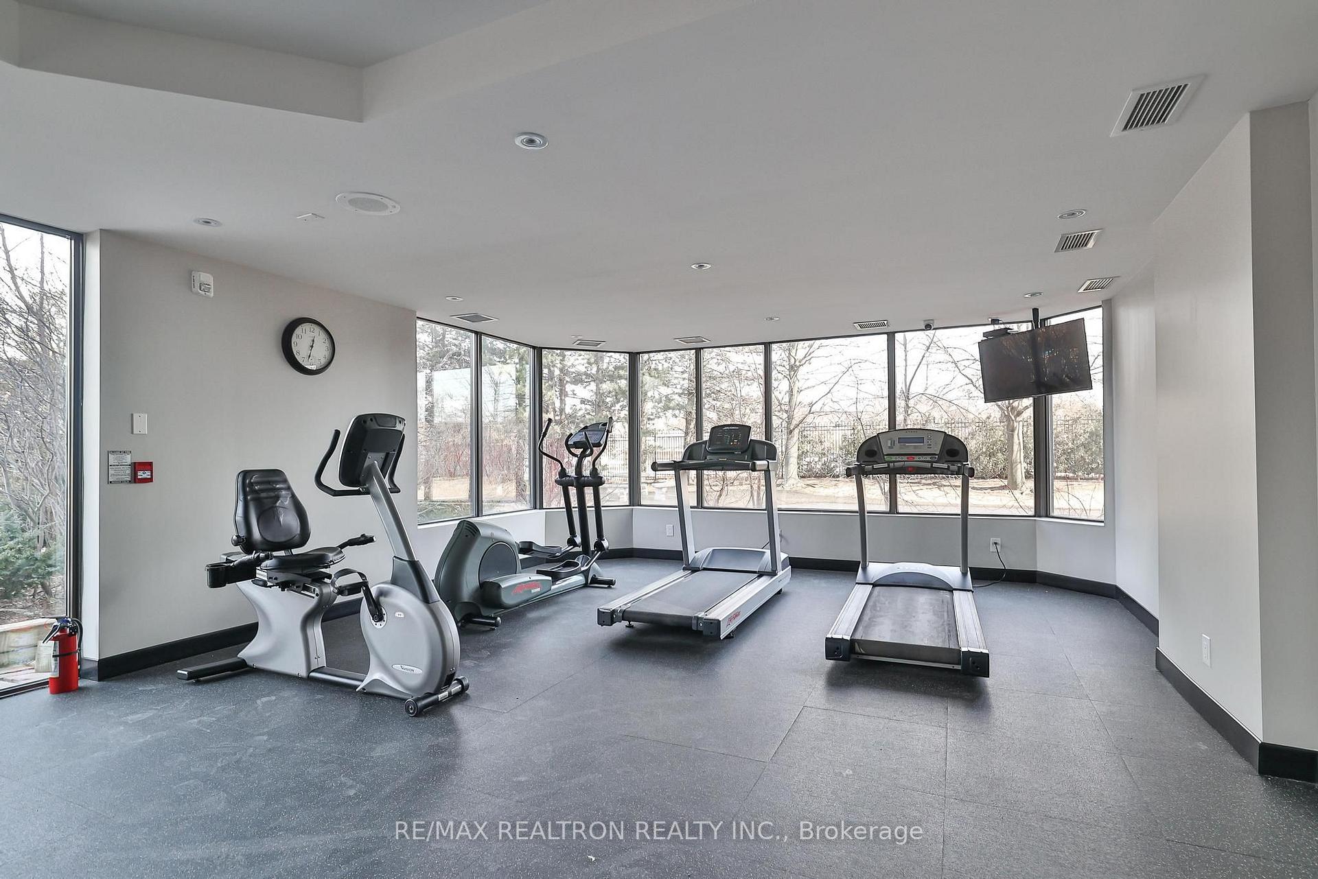 Photo 11 of Unit 901, 7460 Bathurst Street, Vaughan, Brownridge — HOMEH