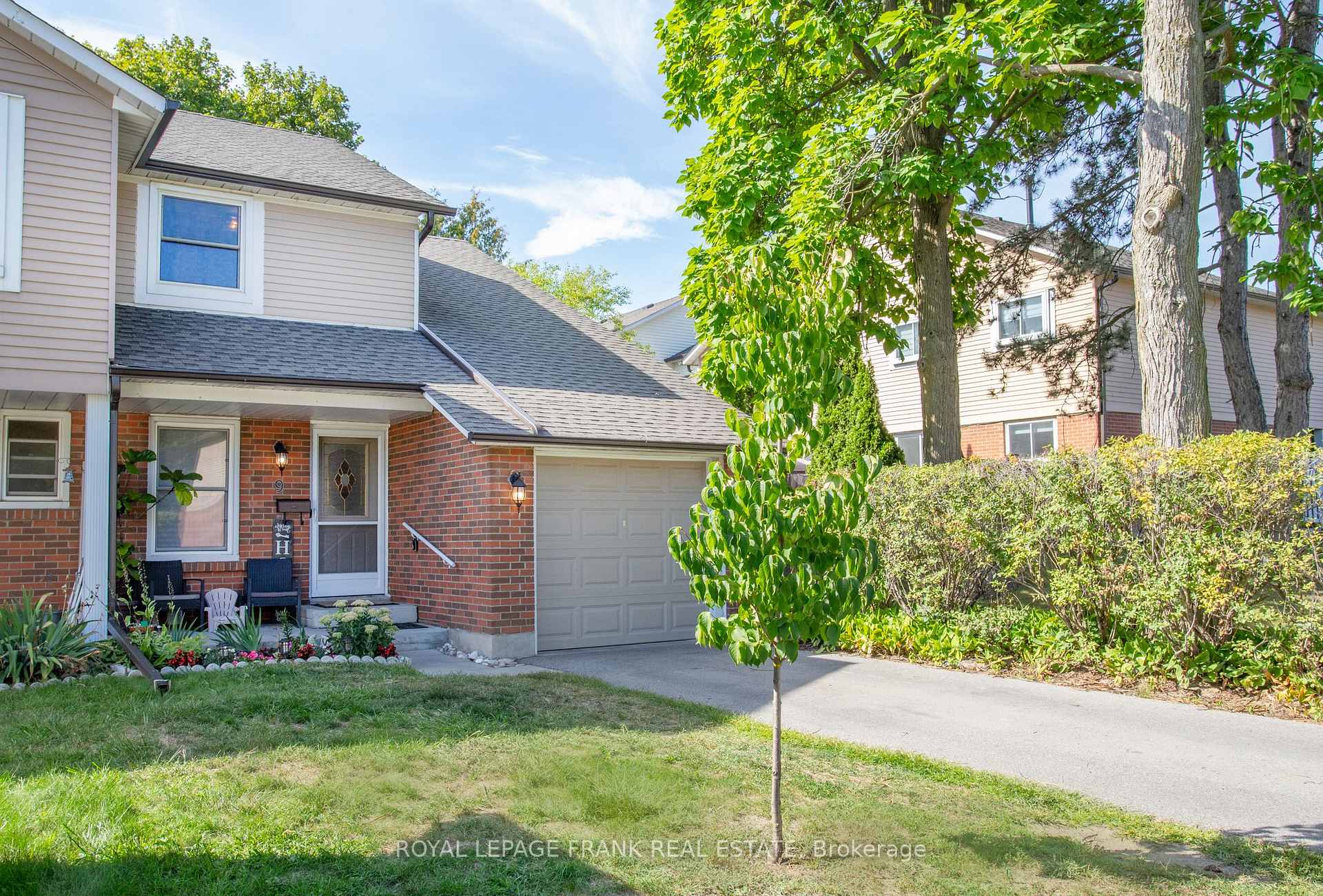 Photo 3 of Unit 9, 1055 Central Park Boulevard N, Oshawa, Centennial — HOMEH