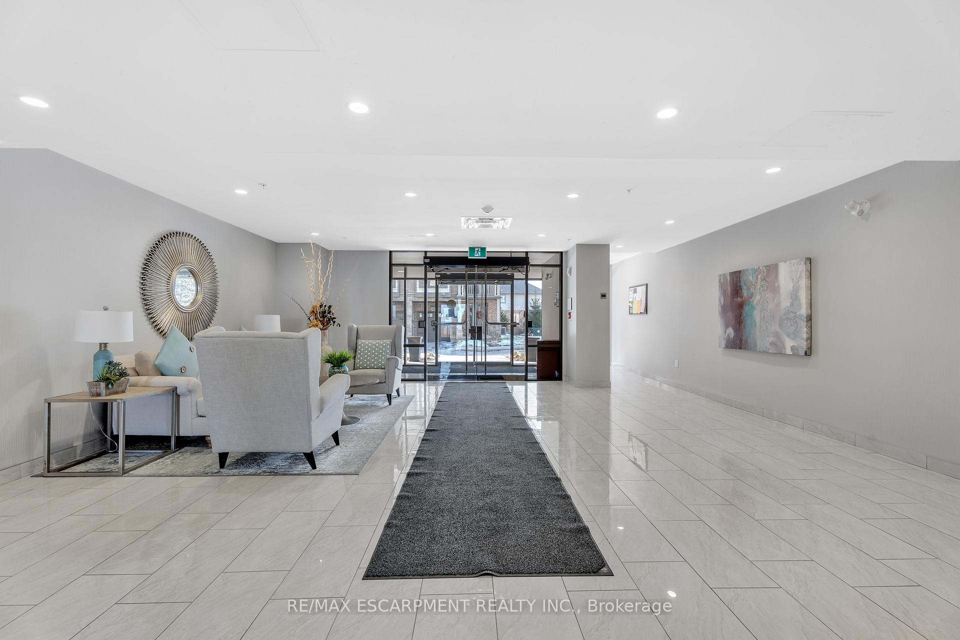 Photo 5 of Unit 421, 35 Southshore Crescent, Hamilton, Lakeshore — HOMEH