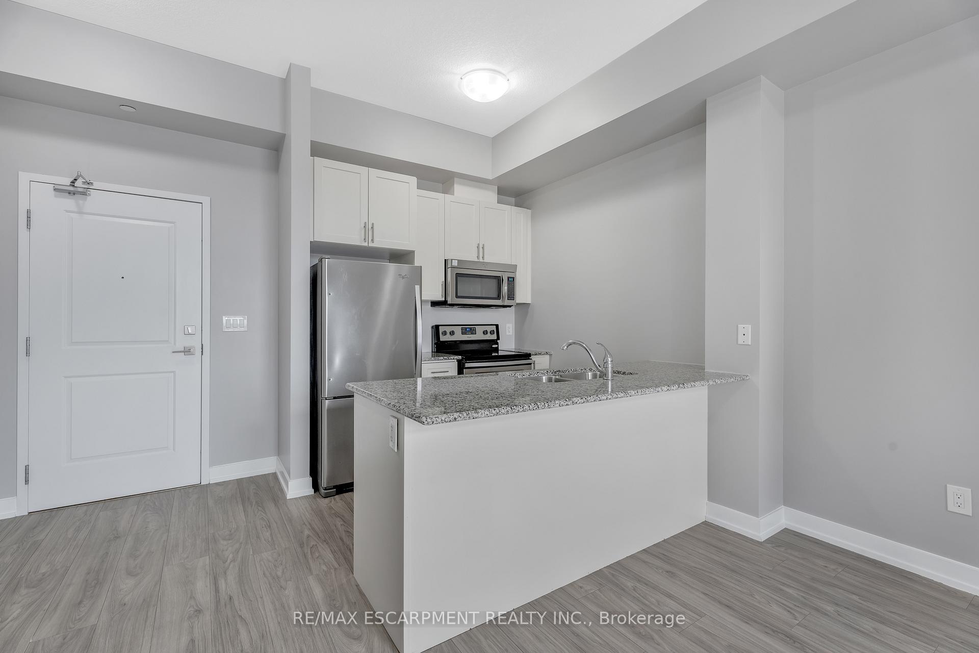 Photo 3 of Unit 421, 35 Southshore Crescent, Hamilton, Lakeshore — HOMEH