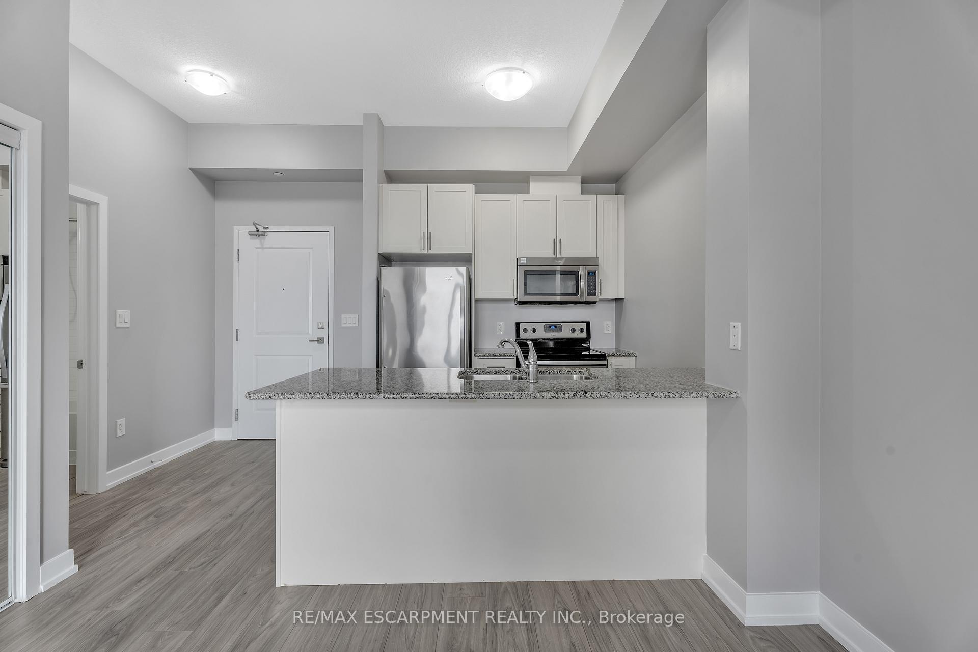 Photo 9 of Unit 421, 35 Southshore Crescent, Hamilton, Lakeshore — HOMEH