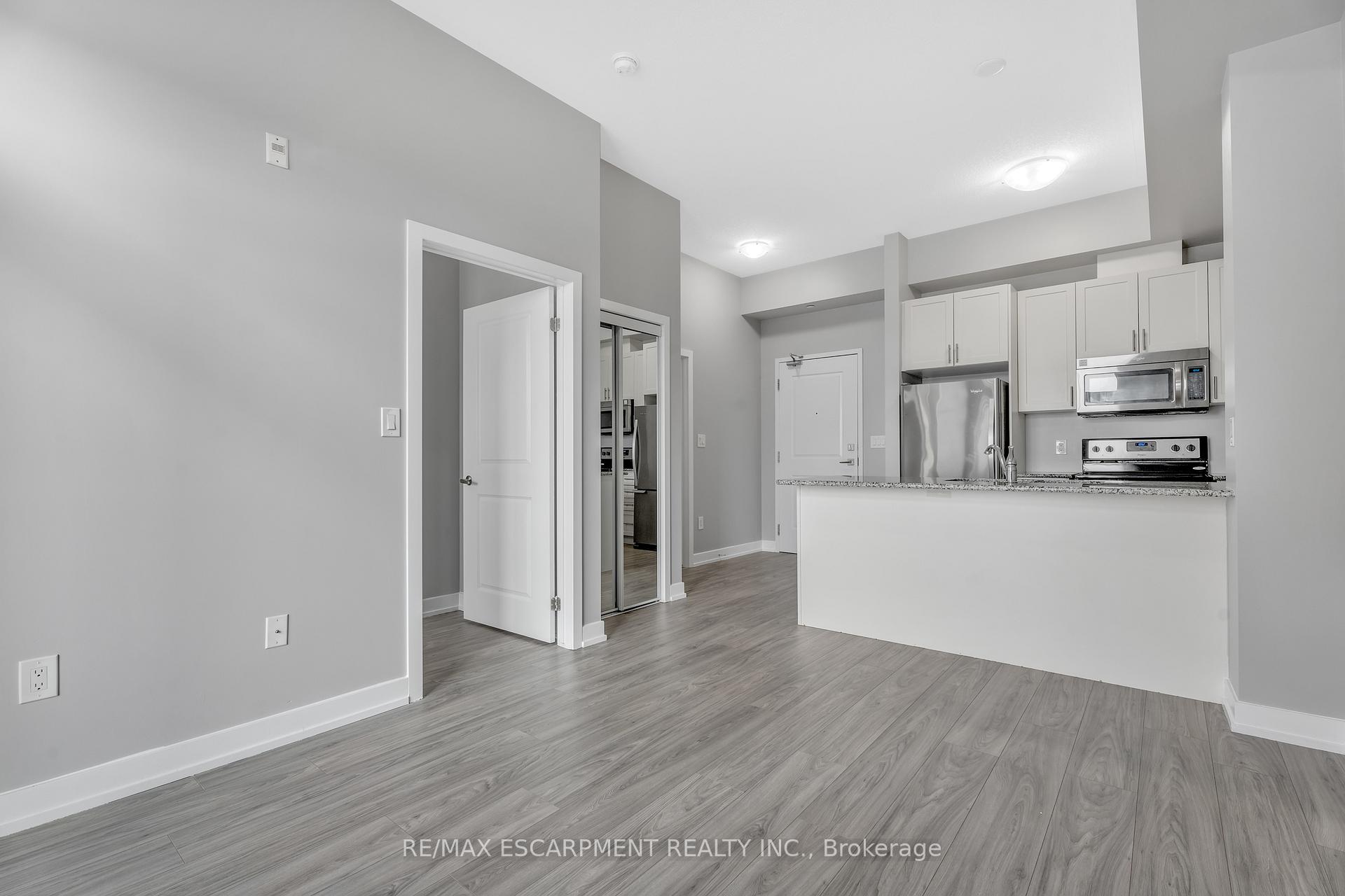 Photo 14 of Unit 421, 35 Southshore Crescent, Hamilton, Lakeshore — HOMEH
