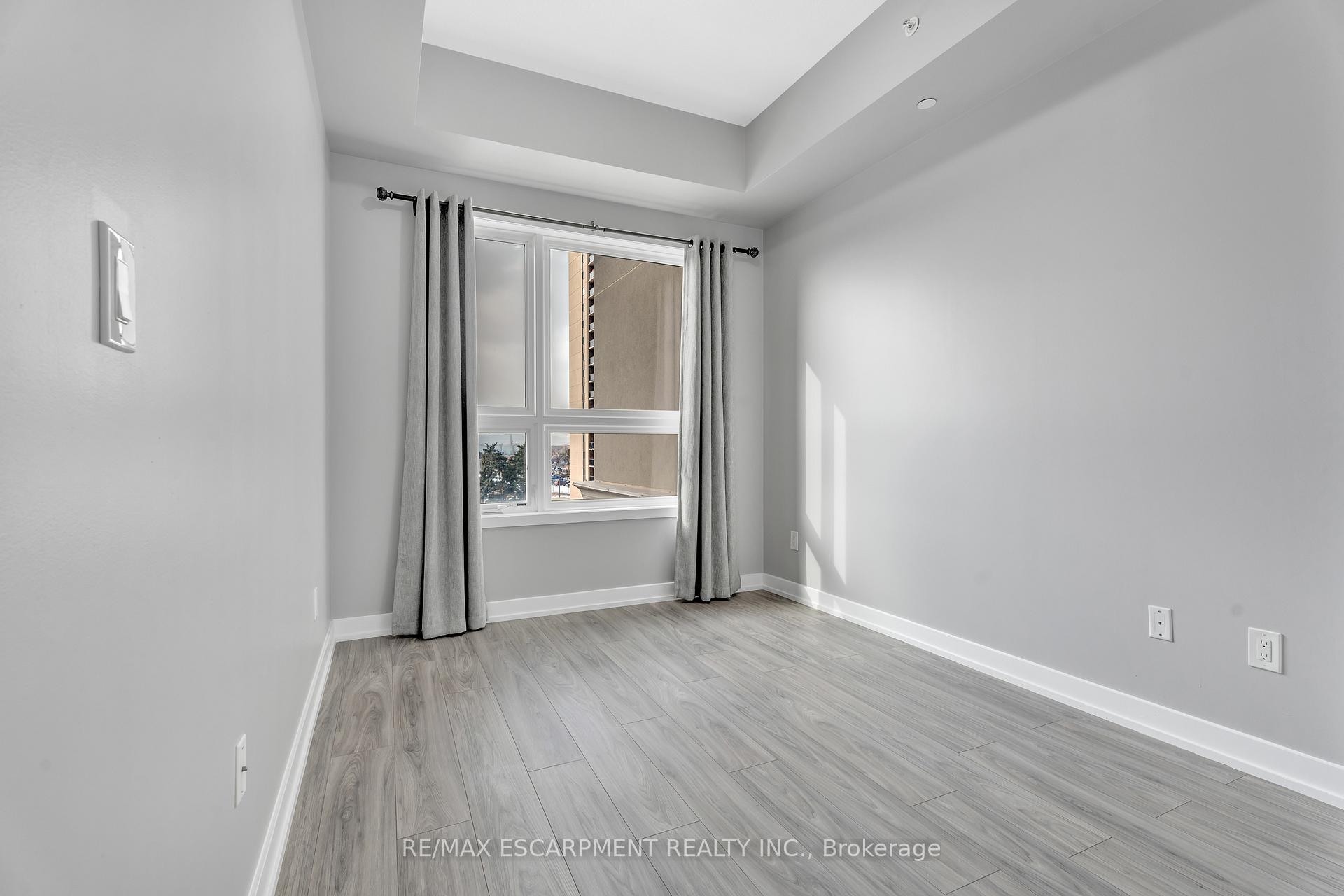 Photo 18 of Unit 421, 35 Southshore Crescent, Hamilton, Lakeshore — HOMEH