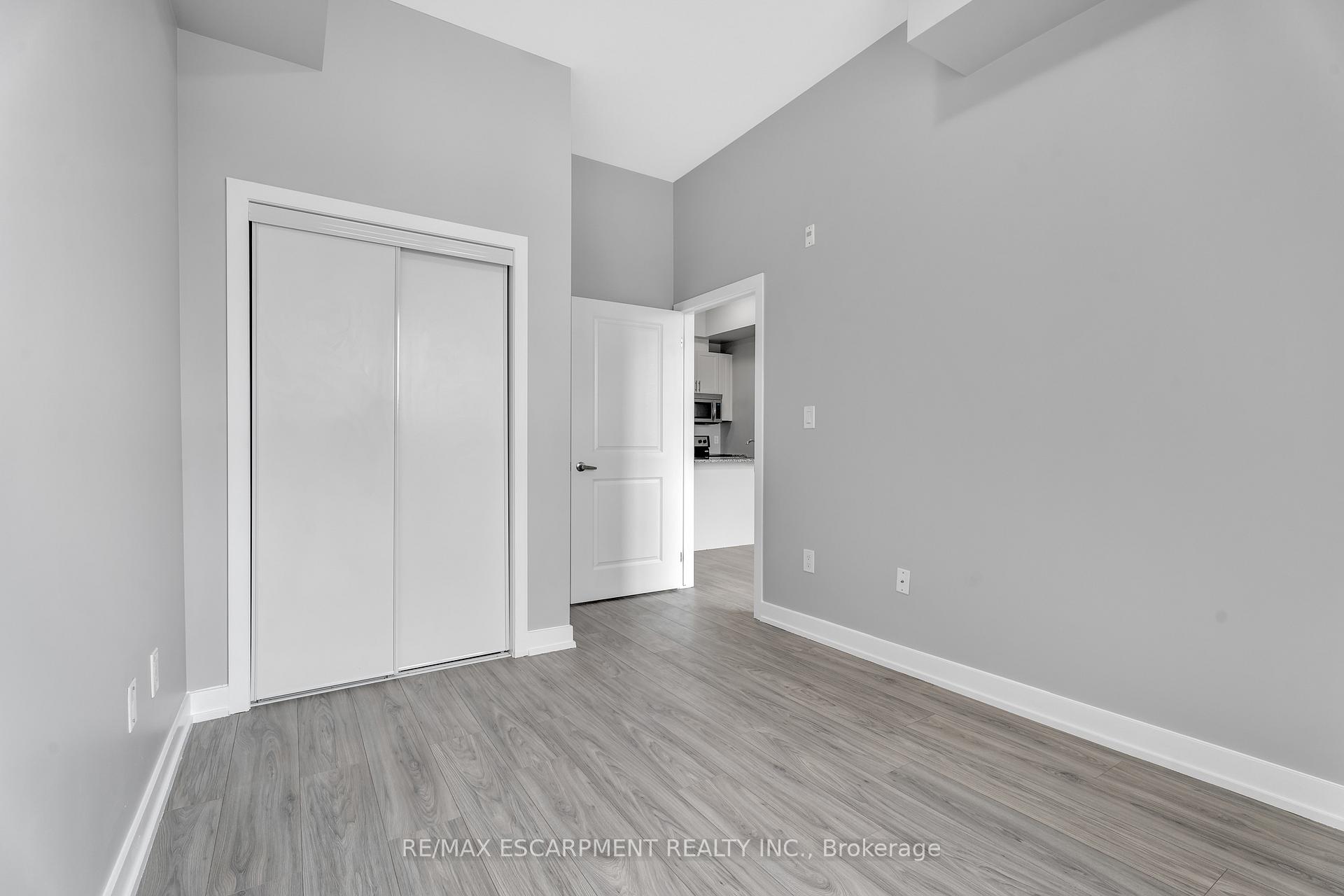 Photo 23 of Unit 421, 35 Southshore Crescent, Hamilton, Lakeshore — HOMEH