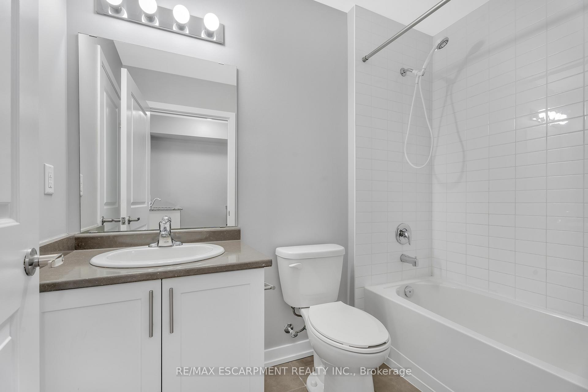 Photo 22 of Unit 421, 35 Southshore Crescent, Hamilton, Lakeshore — HOMEH