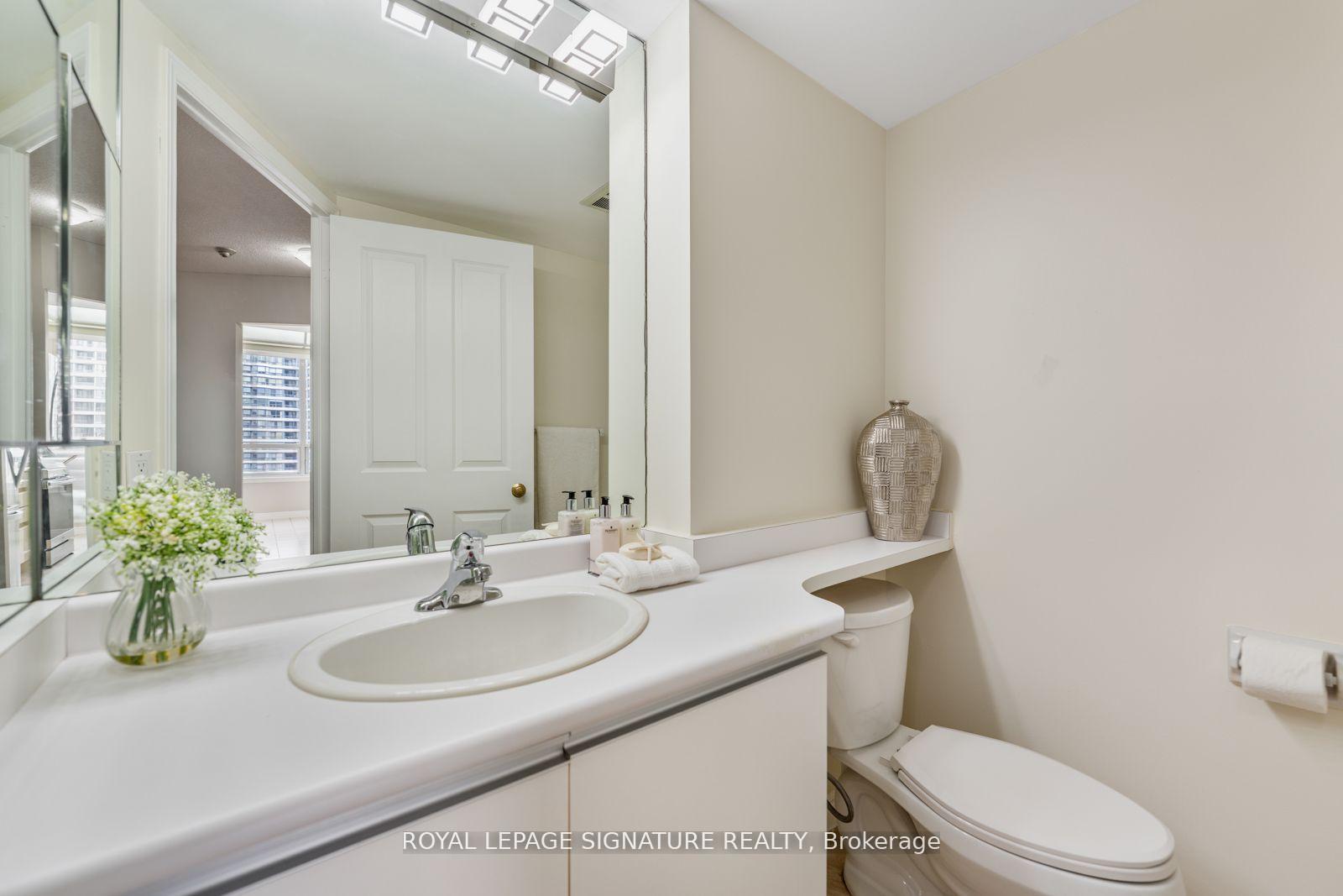 Photo 9 of Unit 601, 7250 Yonge Street, Vaughan, Crestwood-Springfarm-Yorkhill — HOMEH